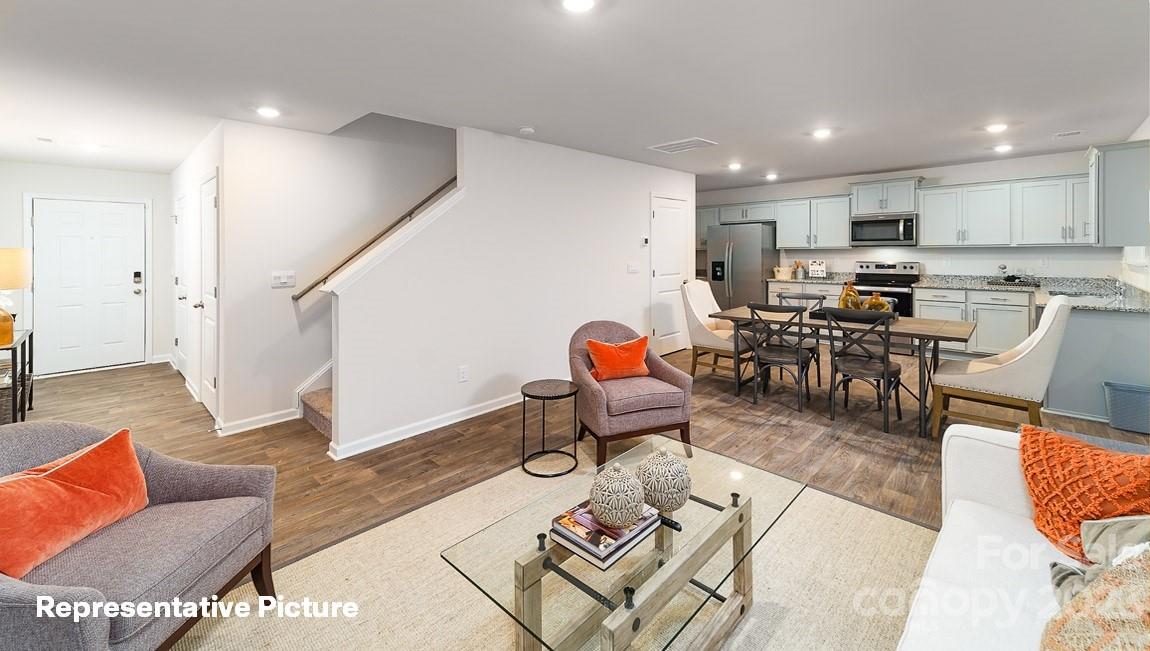 1278 37th Avenue Lane NE