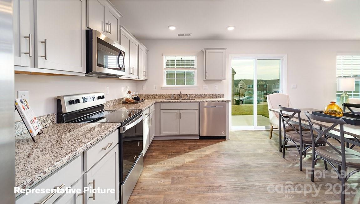 1278 37th Avenue Lane NE