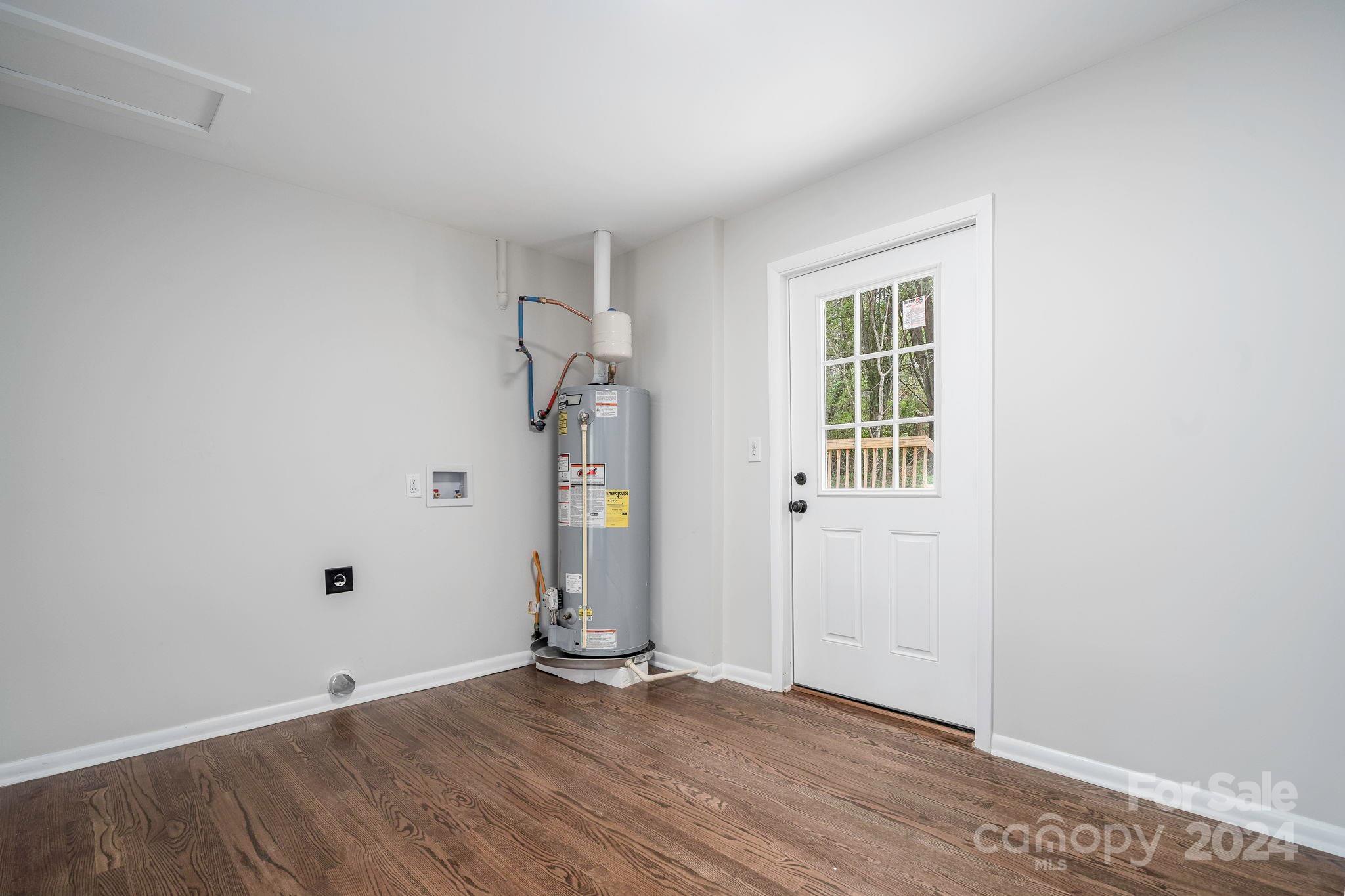 1523 10th Street Place NW