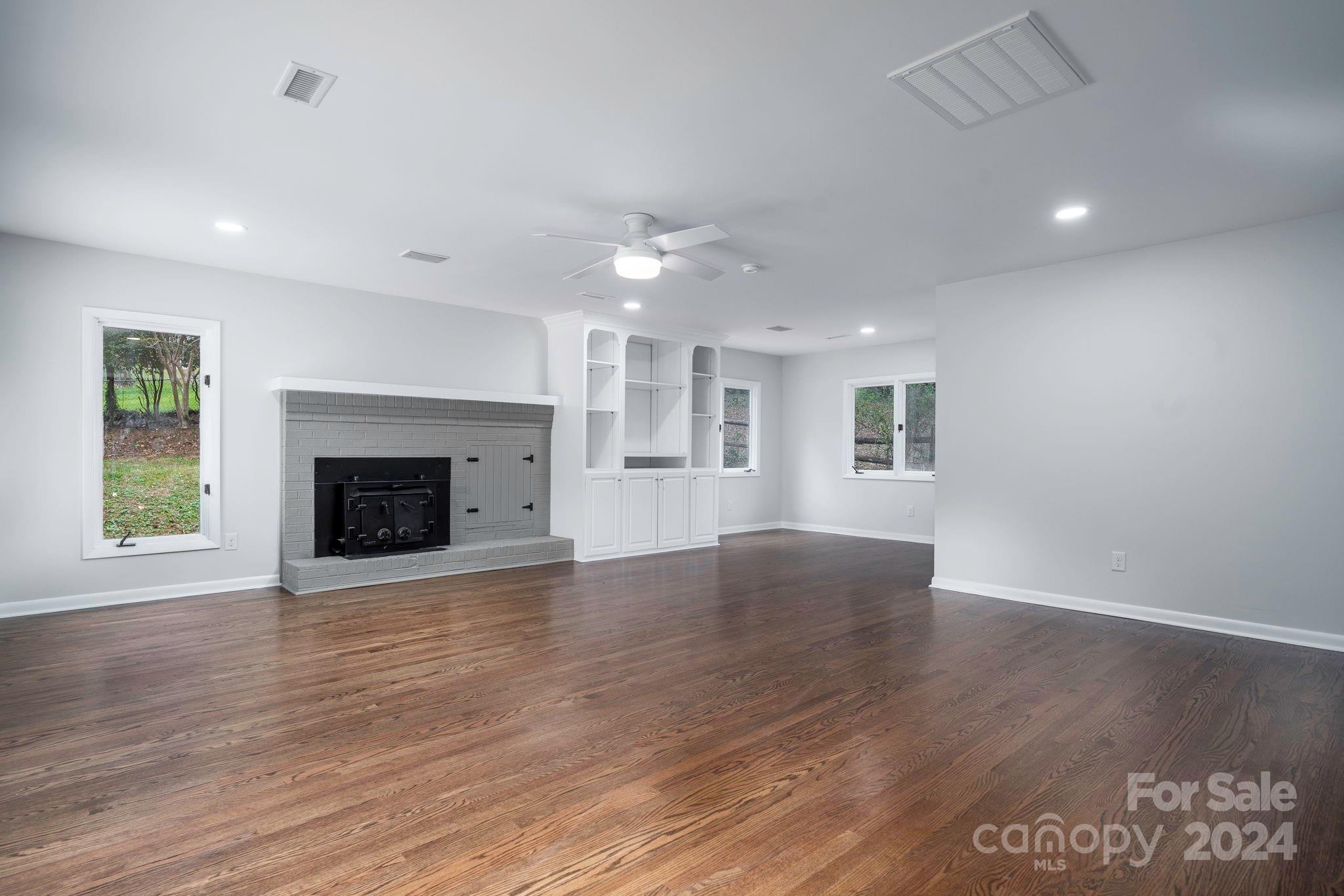 1523 10th Street Place NW