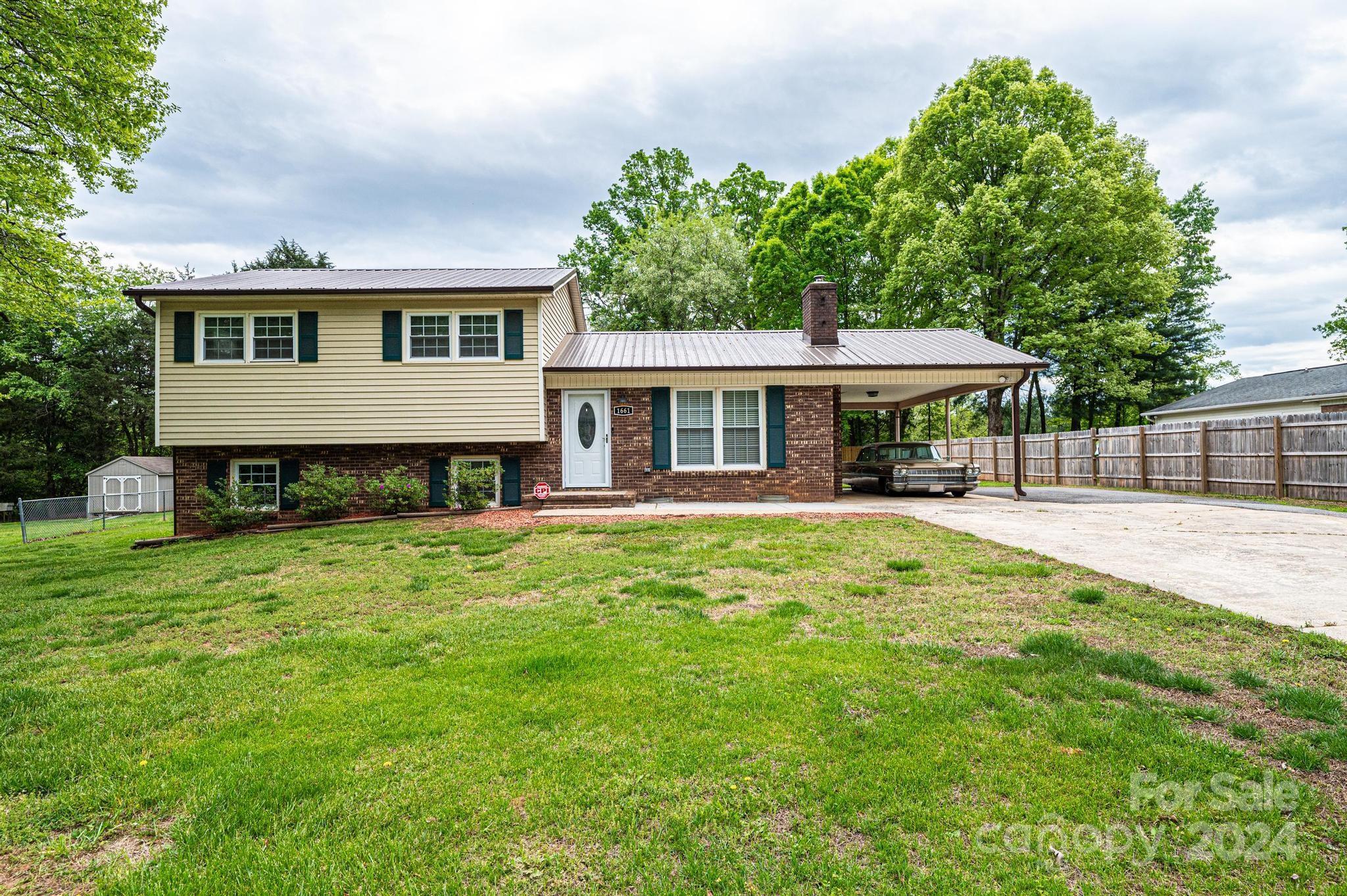 1661 Tanglewood Drive