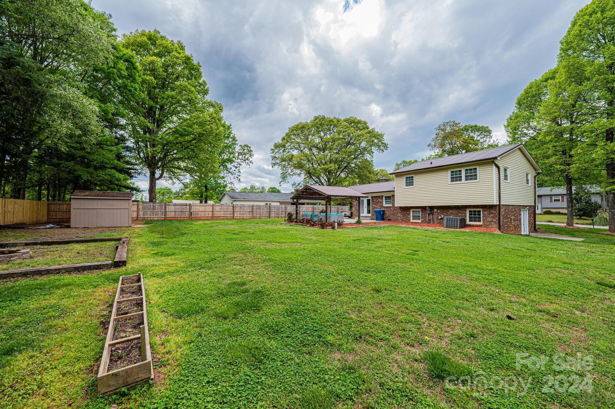 1661 Tanglewood Drive