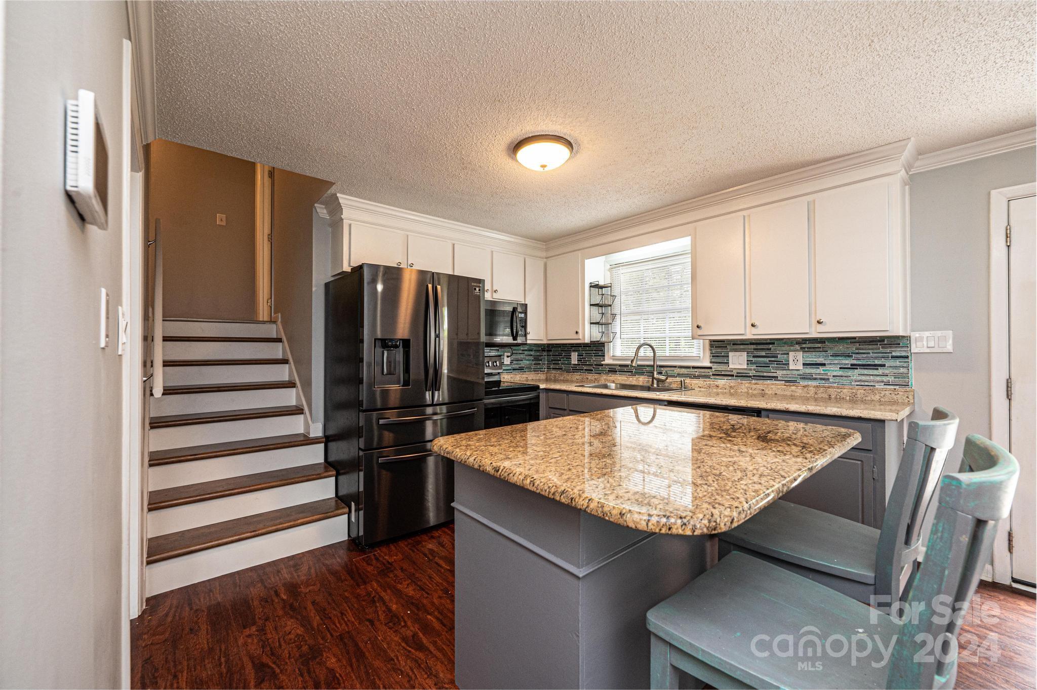 1661 Tanglewood Drive