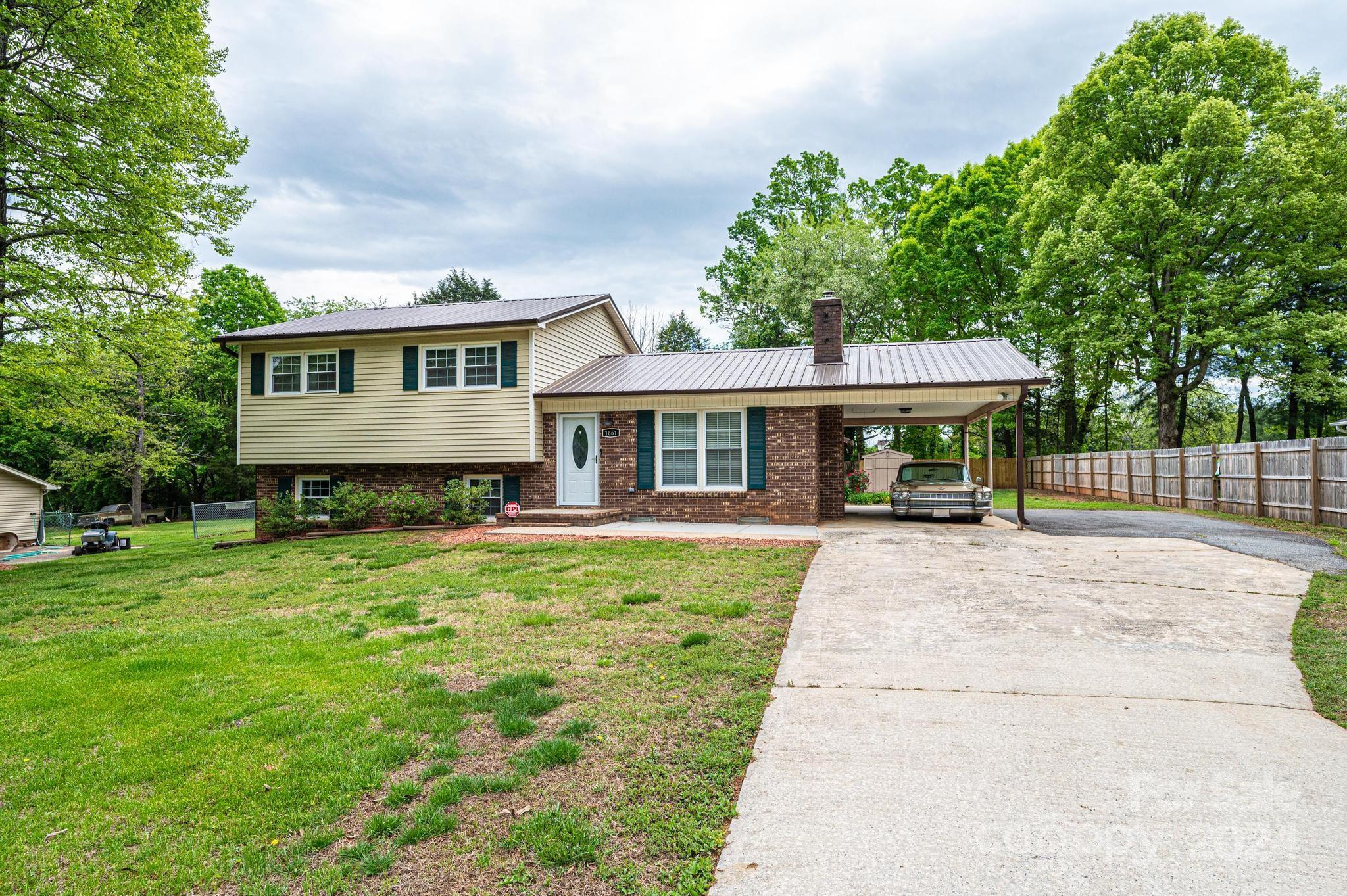 1661 Tanglewood Drive