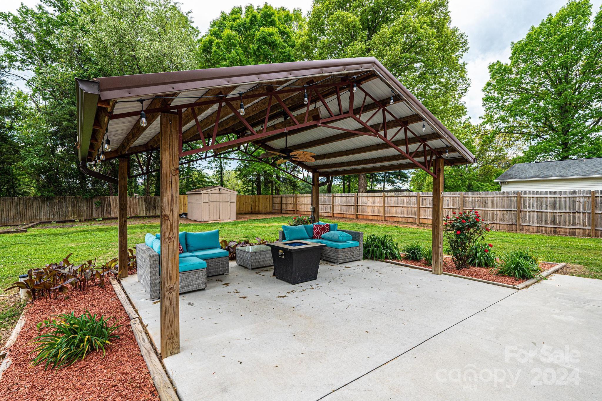 1661 Tanglewood Drive