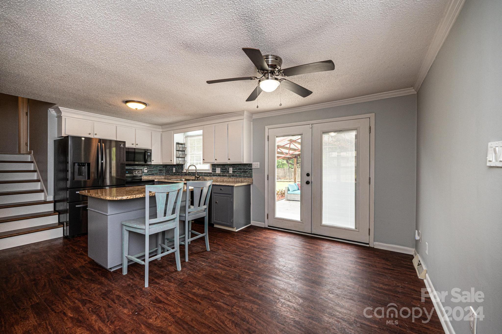 1661 Tanglewood Drive