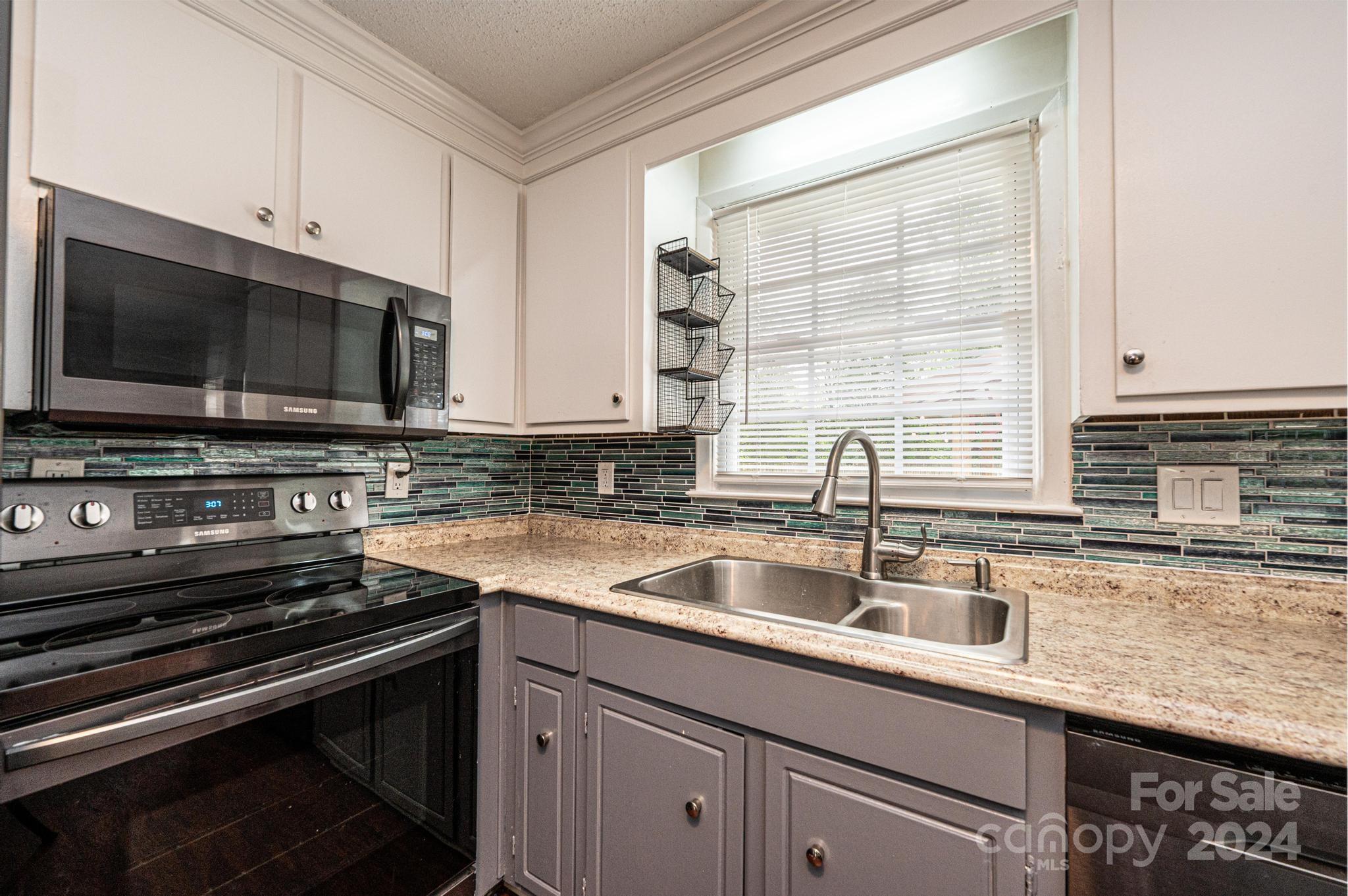 1661 Tanglewood Drive