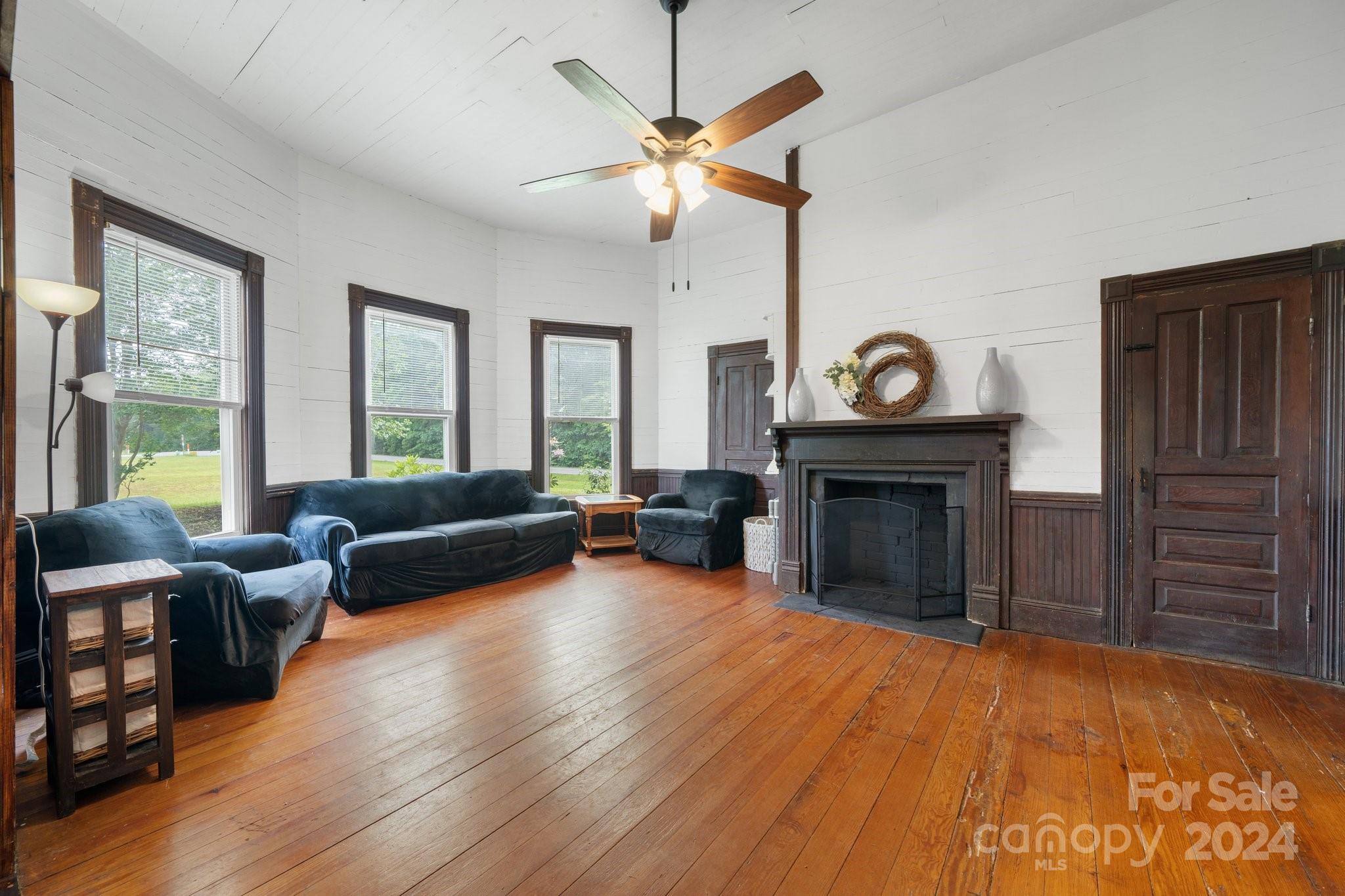 5124 Old Mountain Road