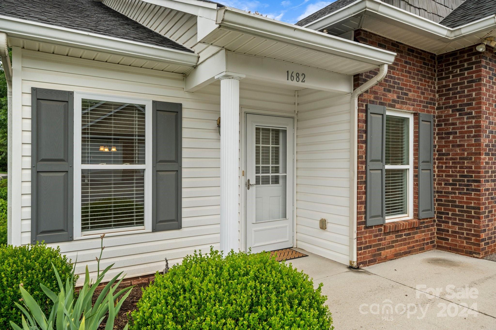 1682 Golden Cedar Lane