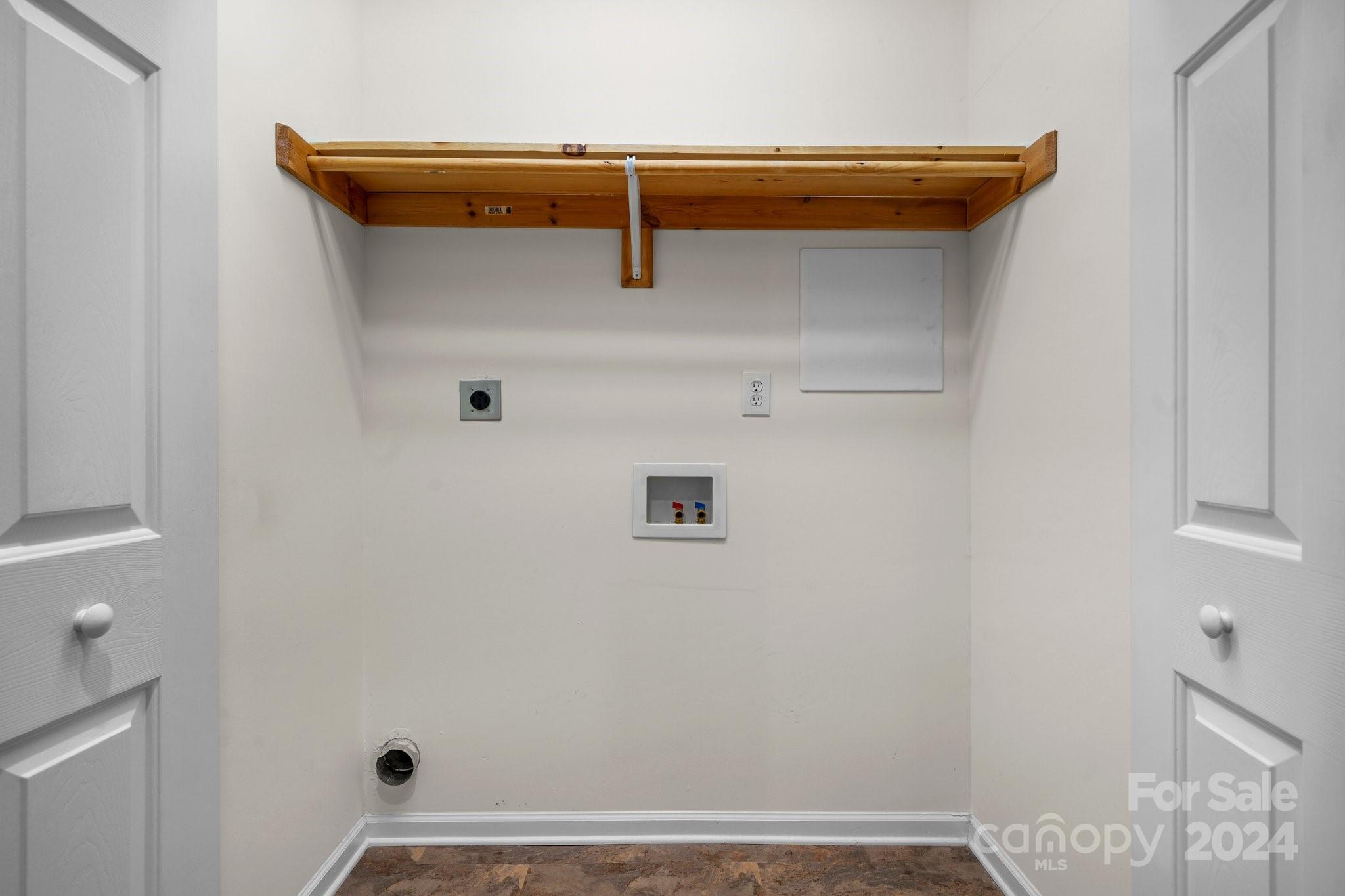 1682 Golden Cedar Lane