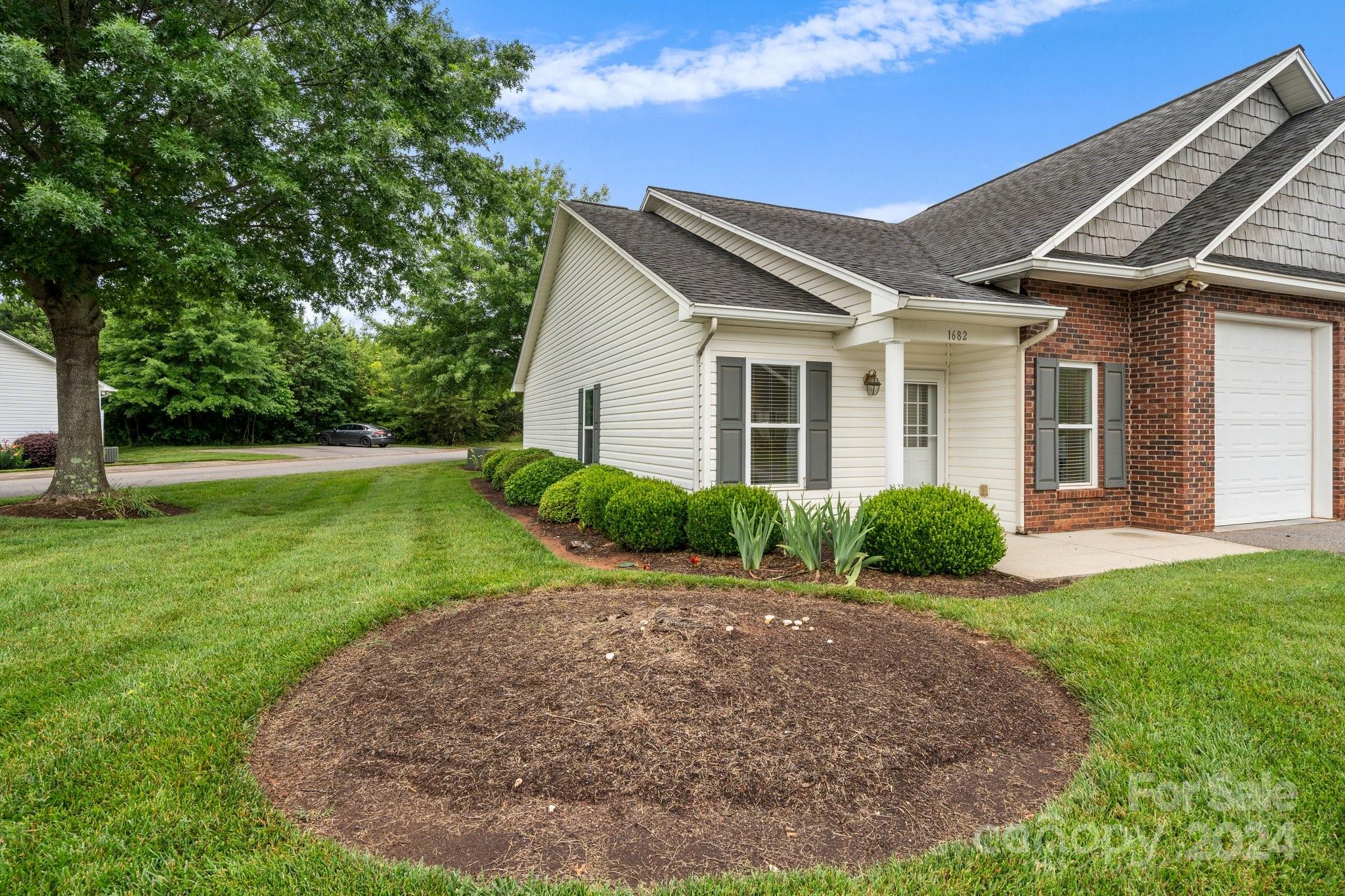 1682 Golden Cedar Lane