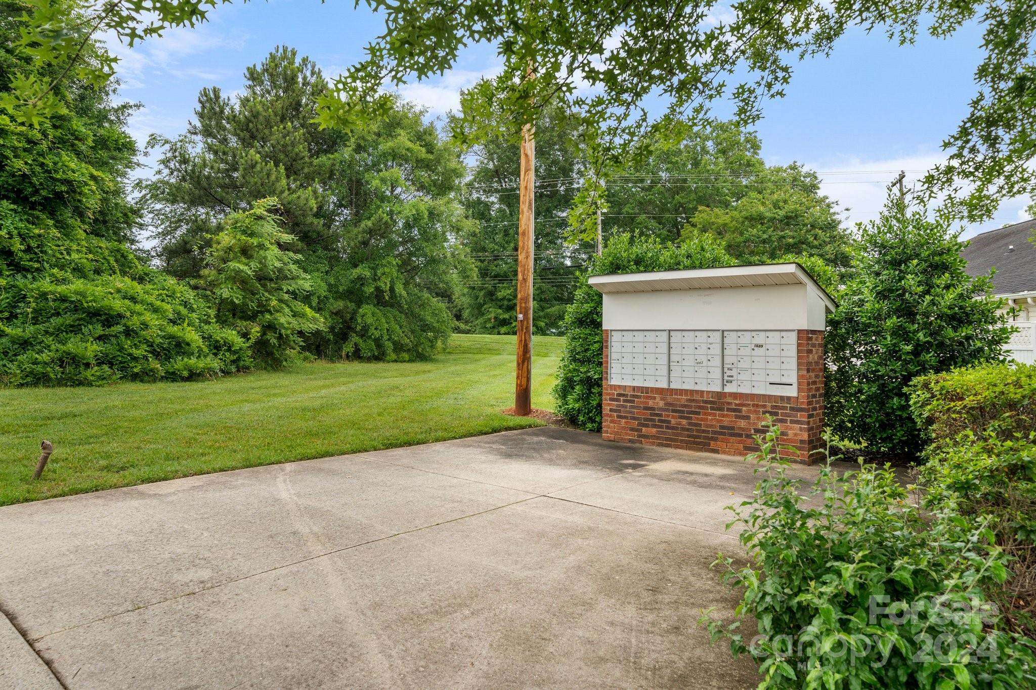 1682 Golden Cedar Lane