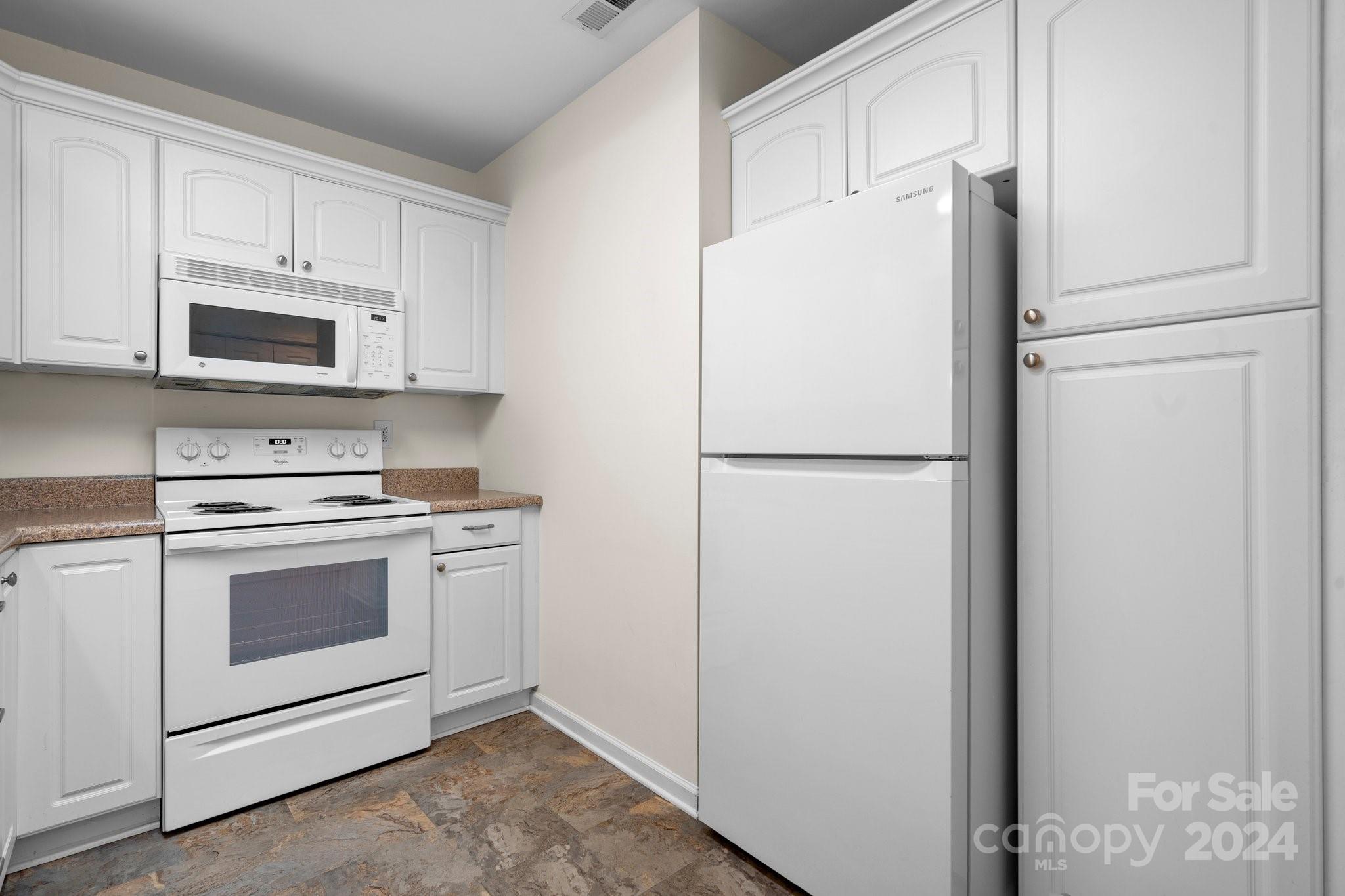 1682 Golden Cedar Lane