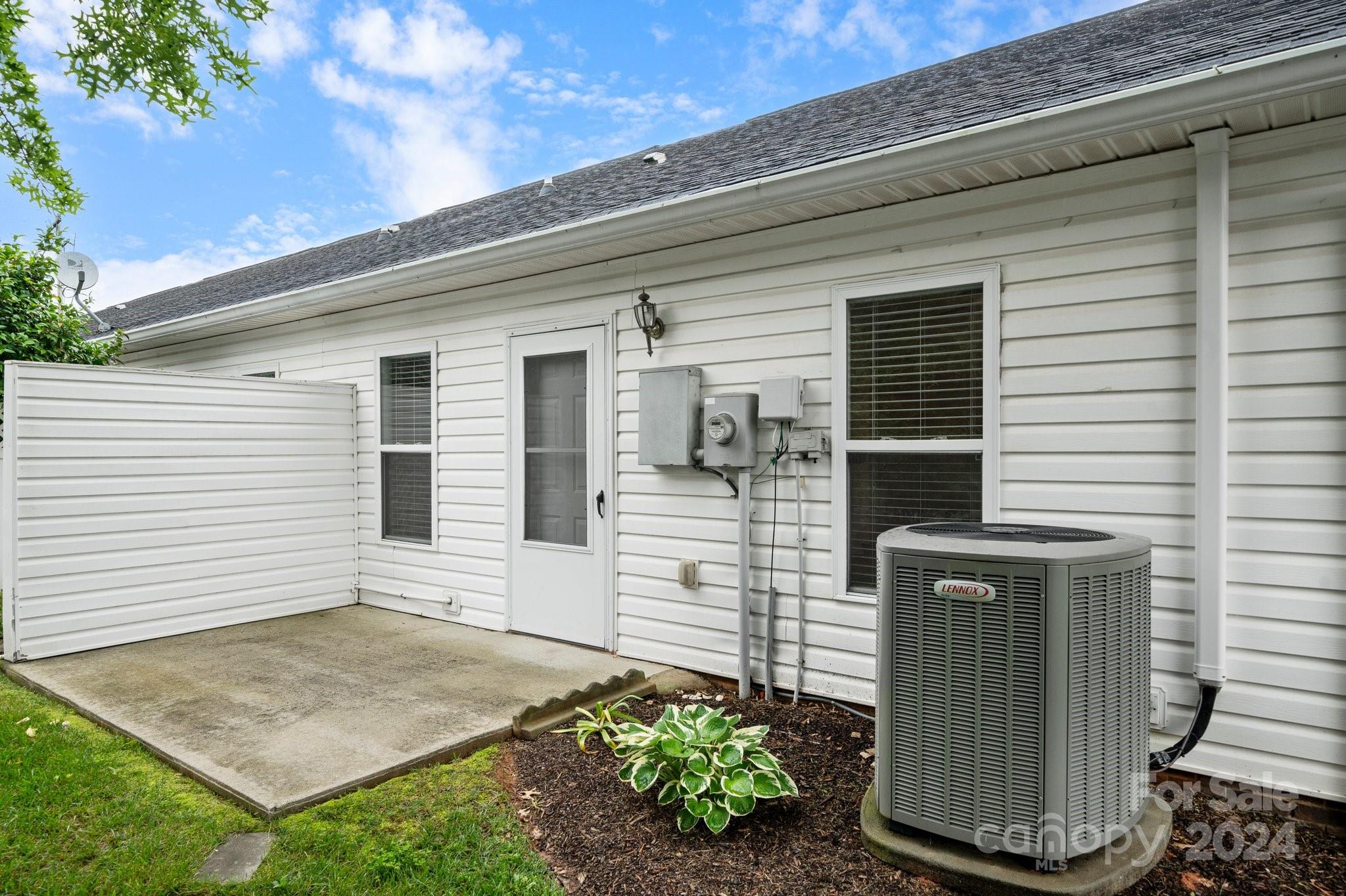 1682 Golden Cedar Lane