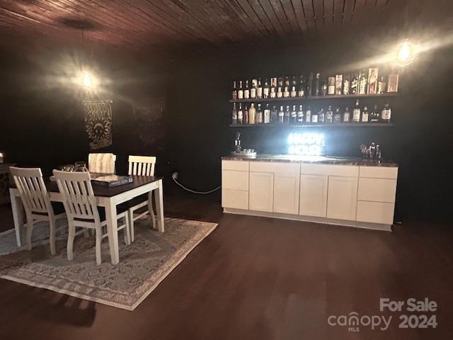 5207 Hurricane Hill Road