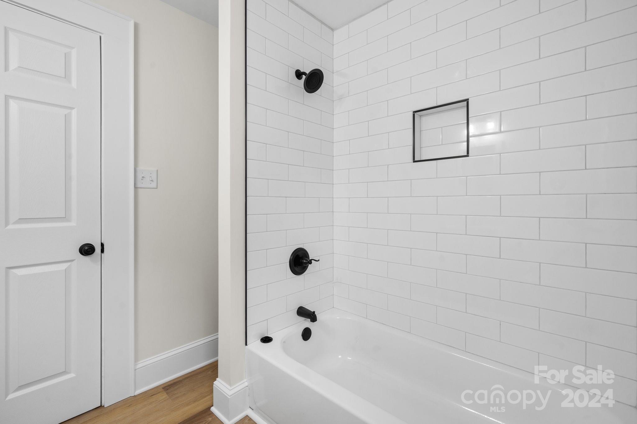 4196 Fairview Hills Drive