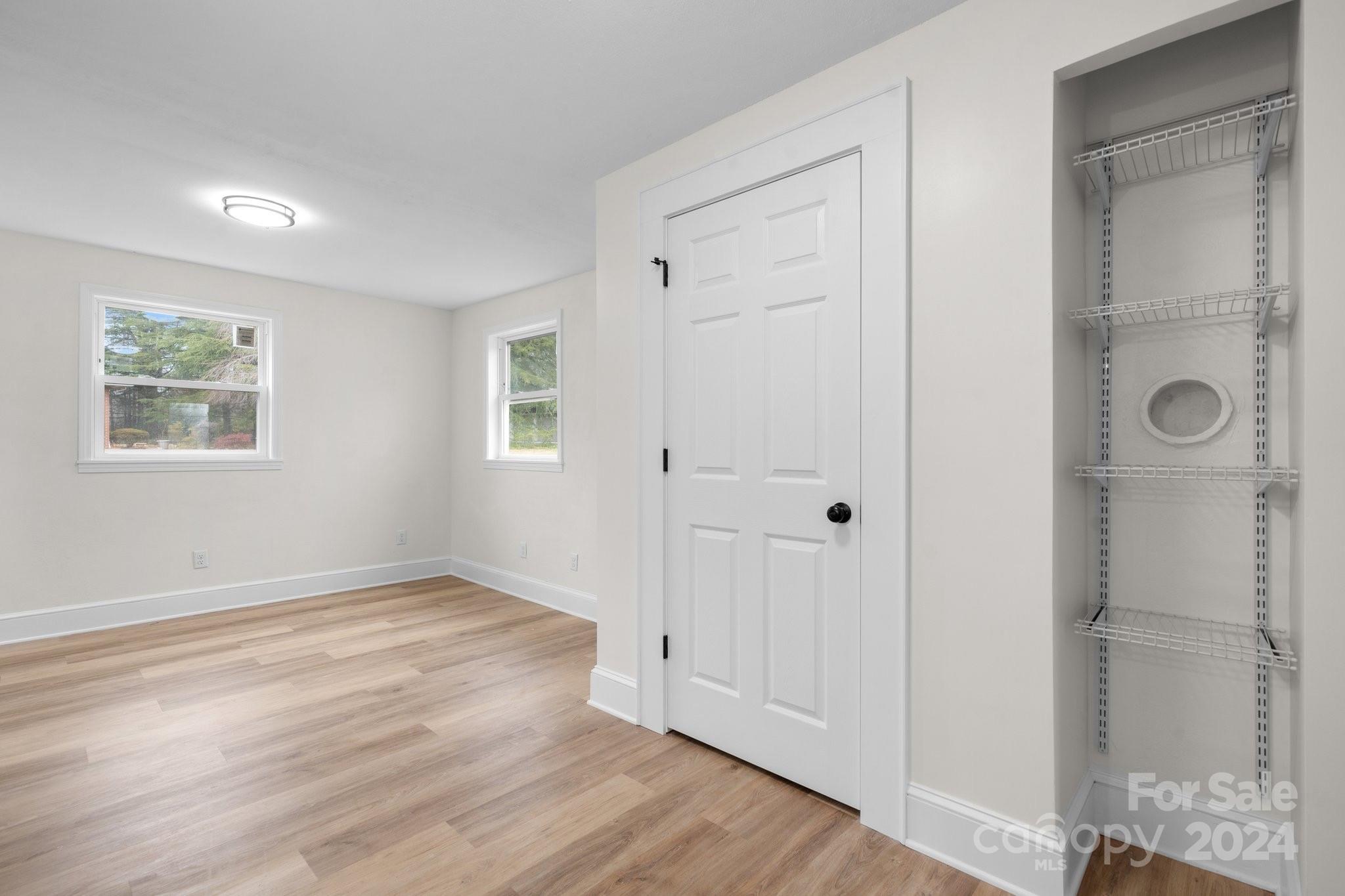 4196 Fairview Hills Drive