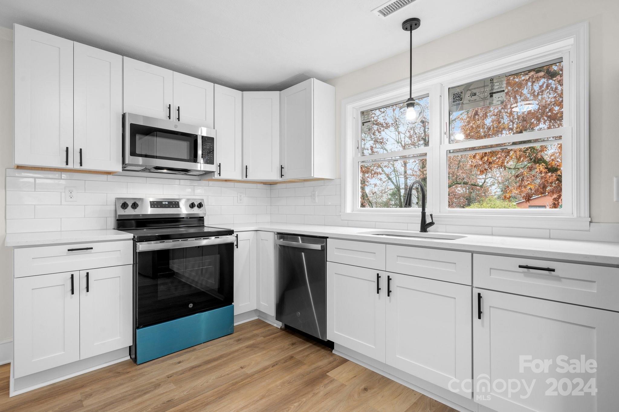 4196 Fairview Hills Drive