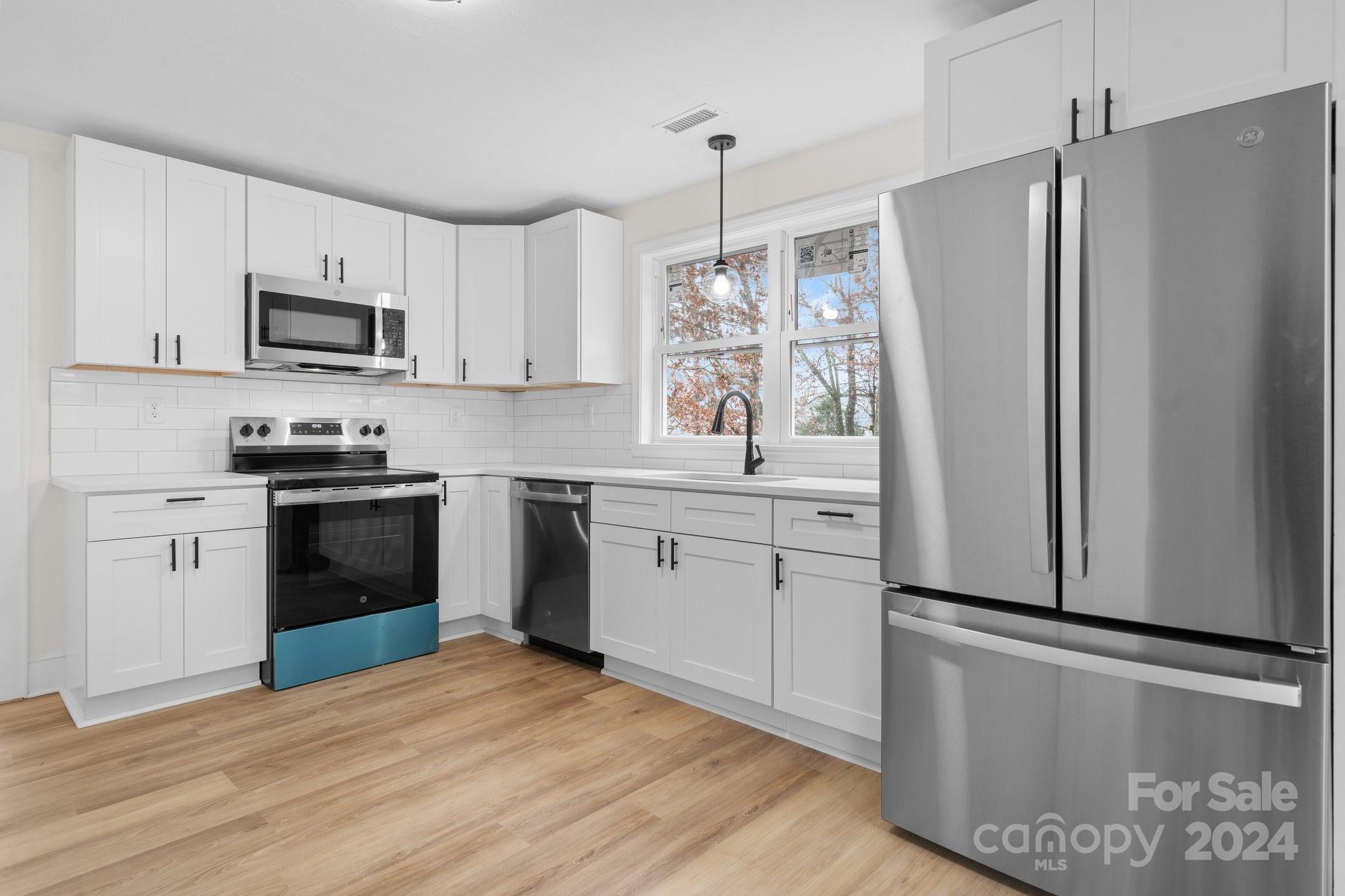 4196 Fairview Hills Drive