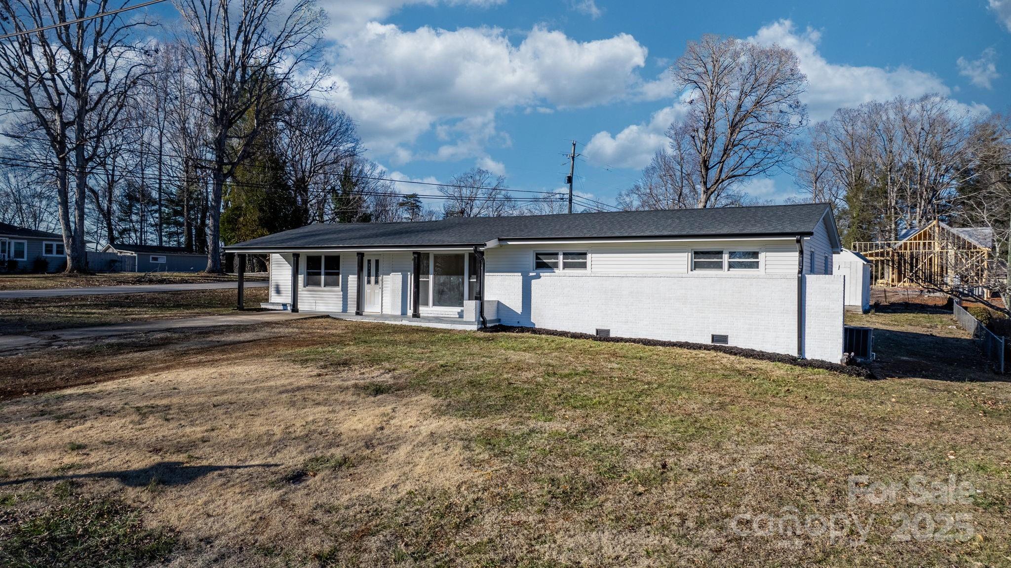 1922 Marigold Lane SE