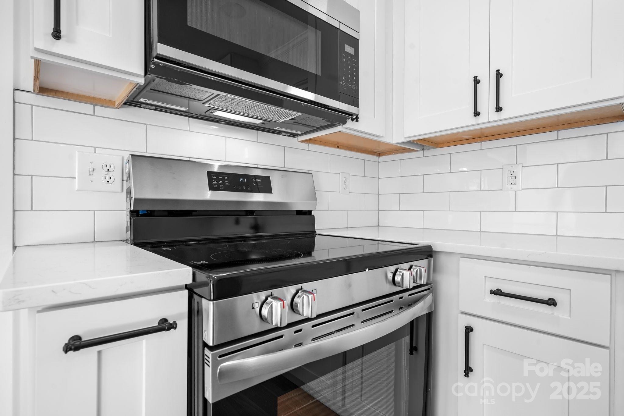 1922 Marigold Lane SE