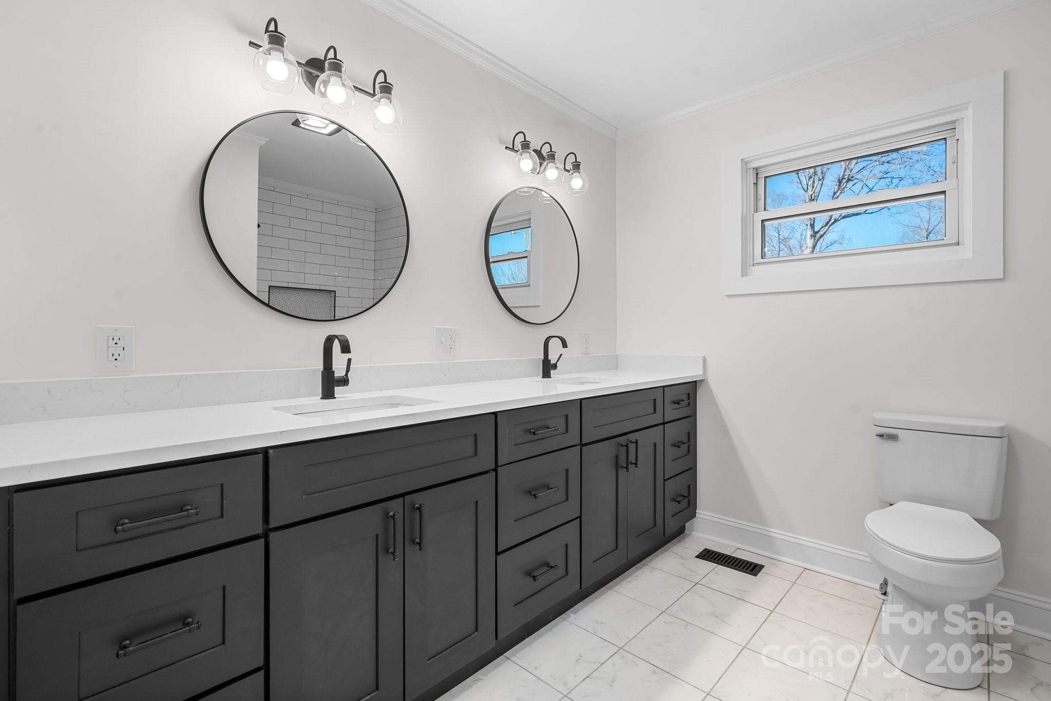 1922 Marigold Lane SE