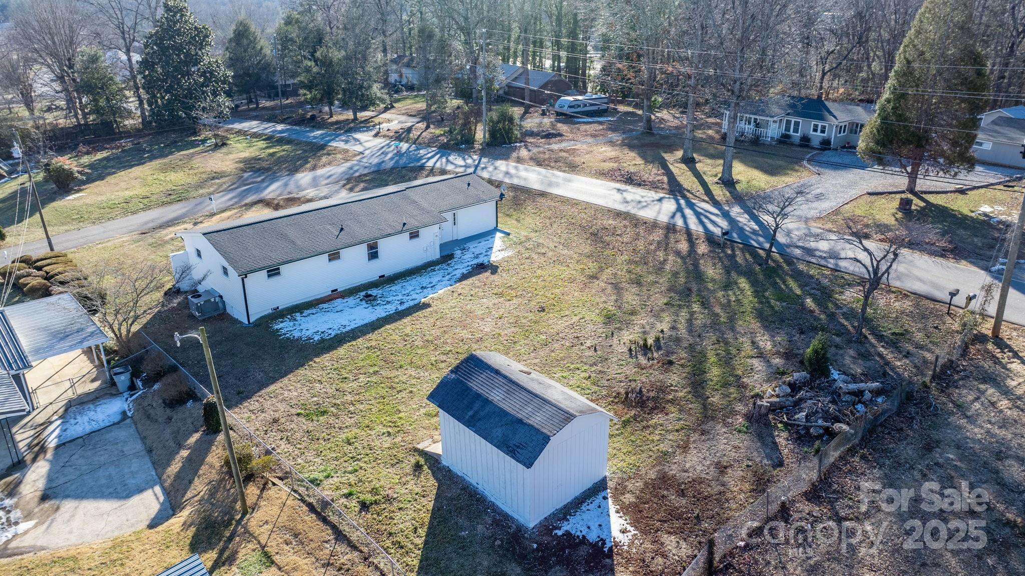 1922 Marigold Lane SE