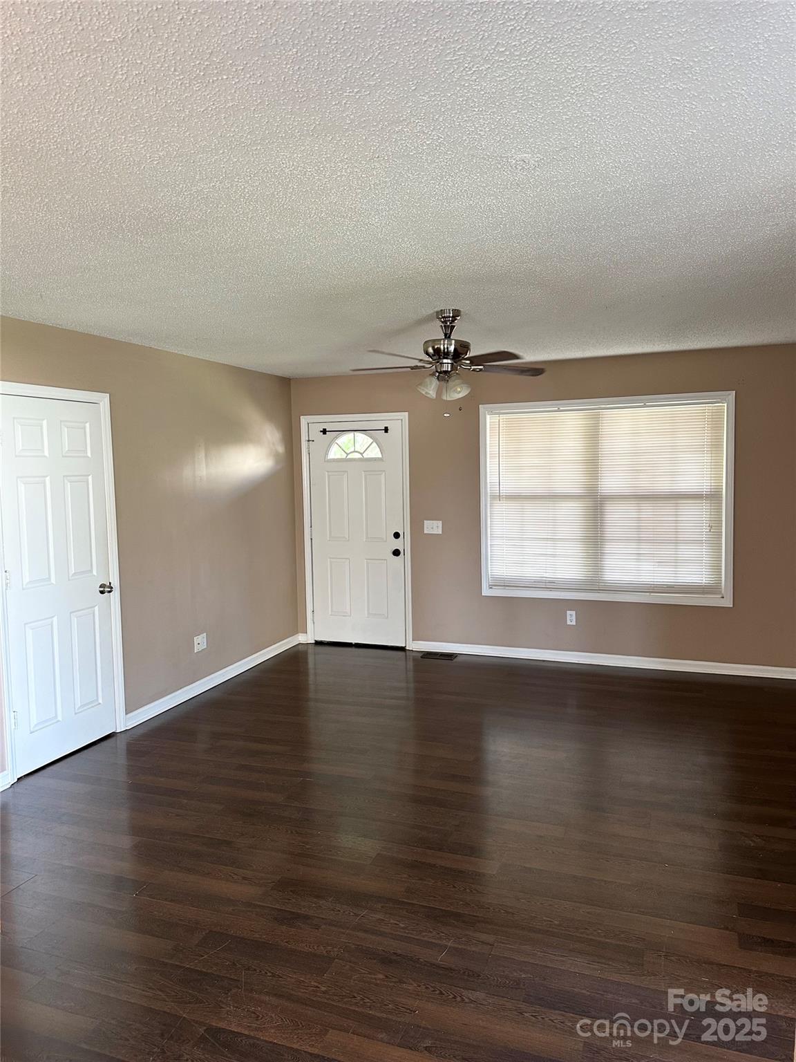 3201 Smokey Lane