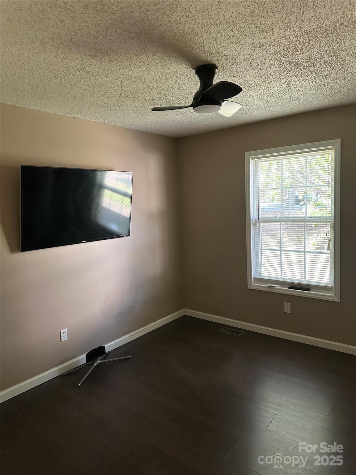 3201 Smokey Lane