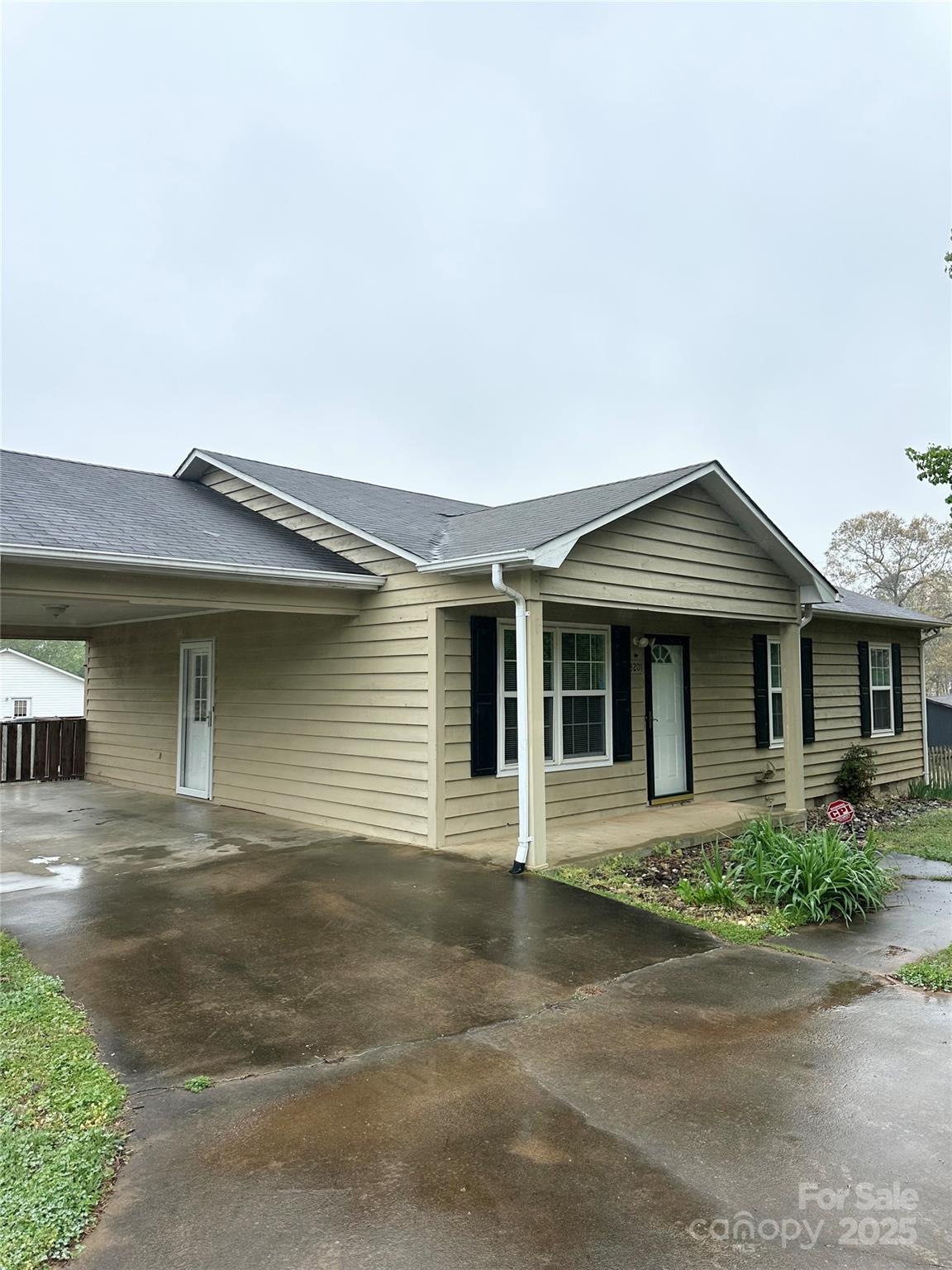 3201 Smokey Lane