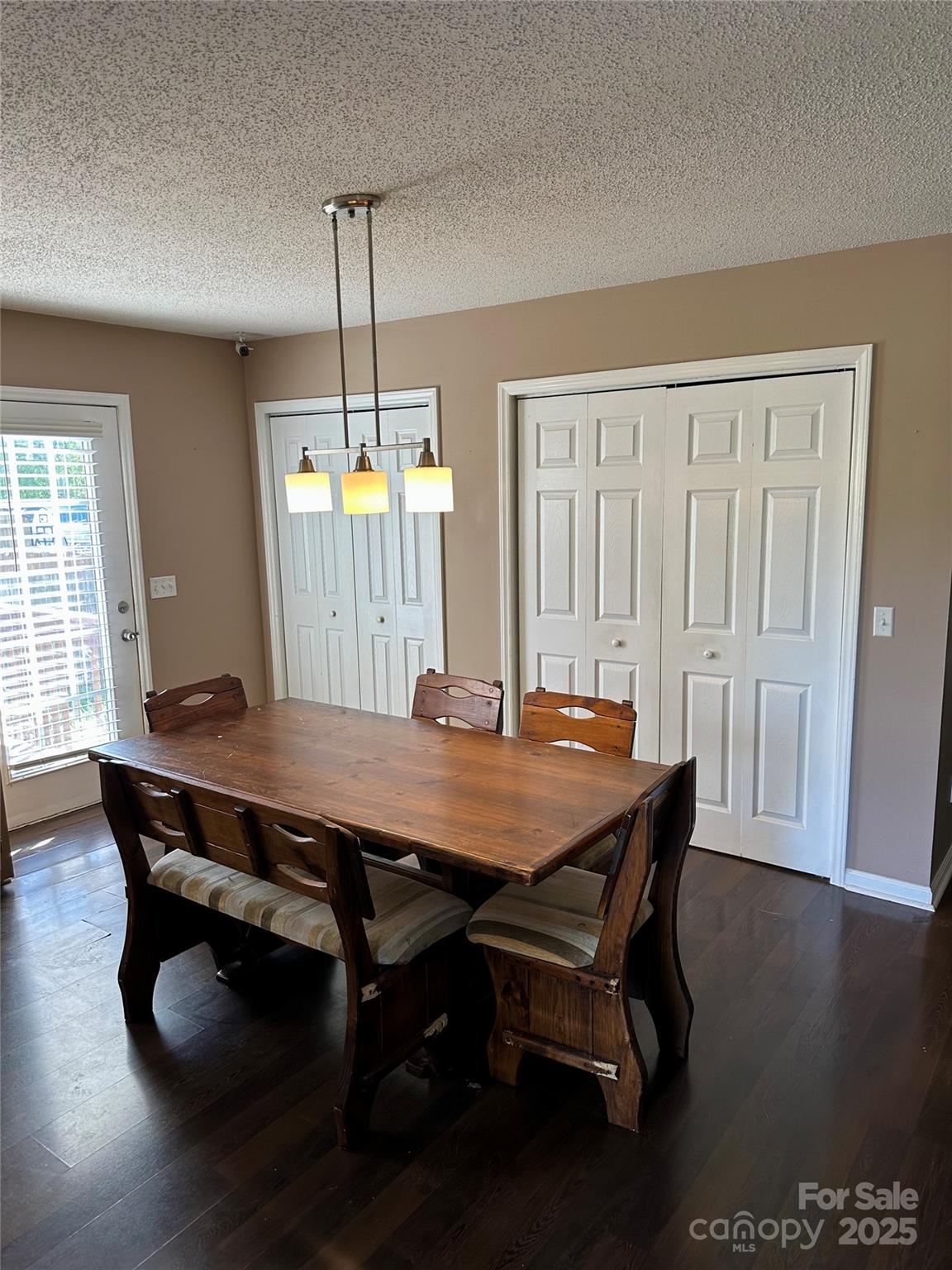 3201 Smokey Lane