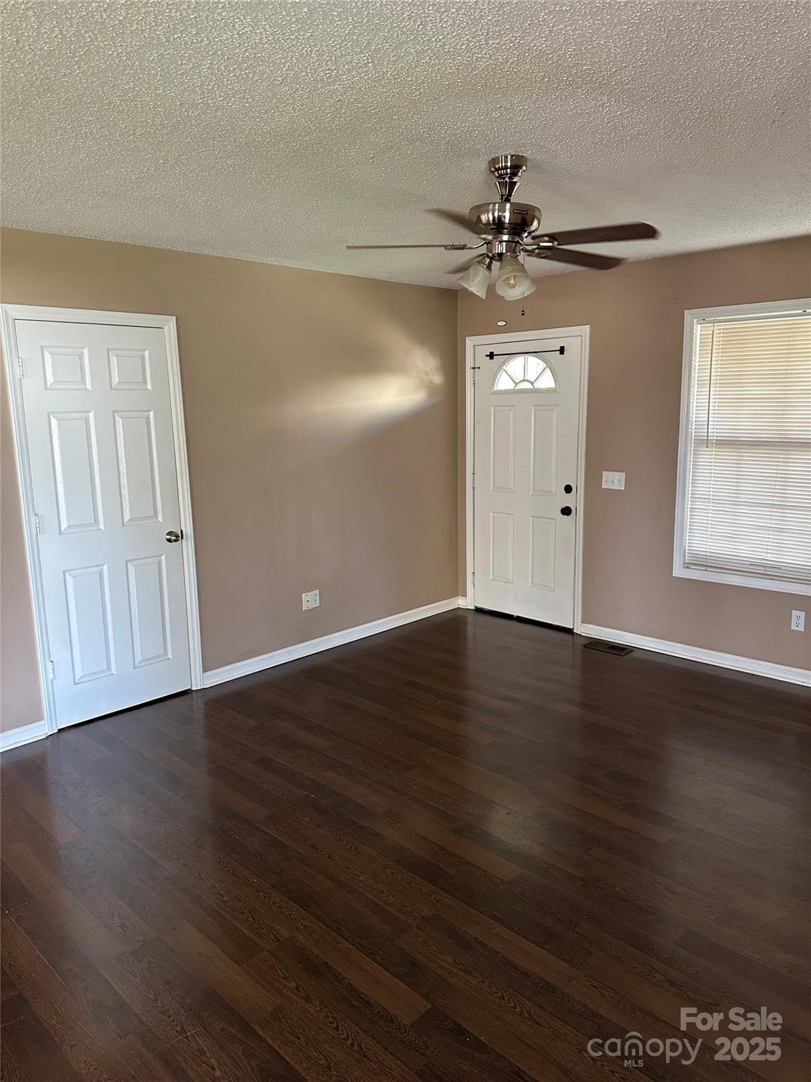 3201 Smokey Lane