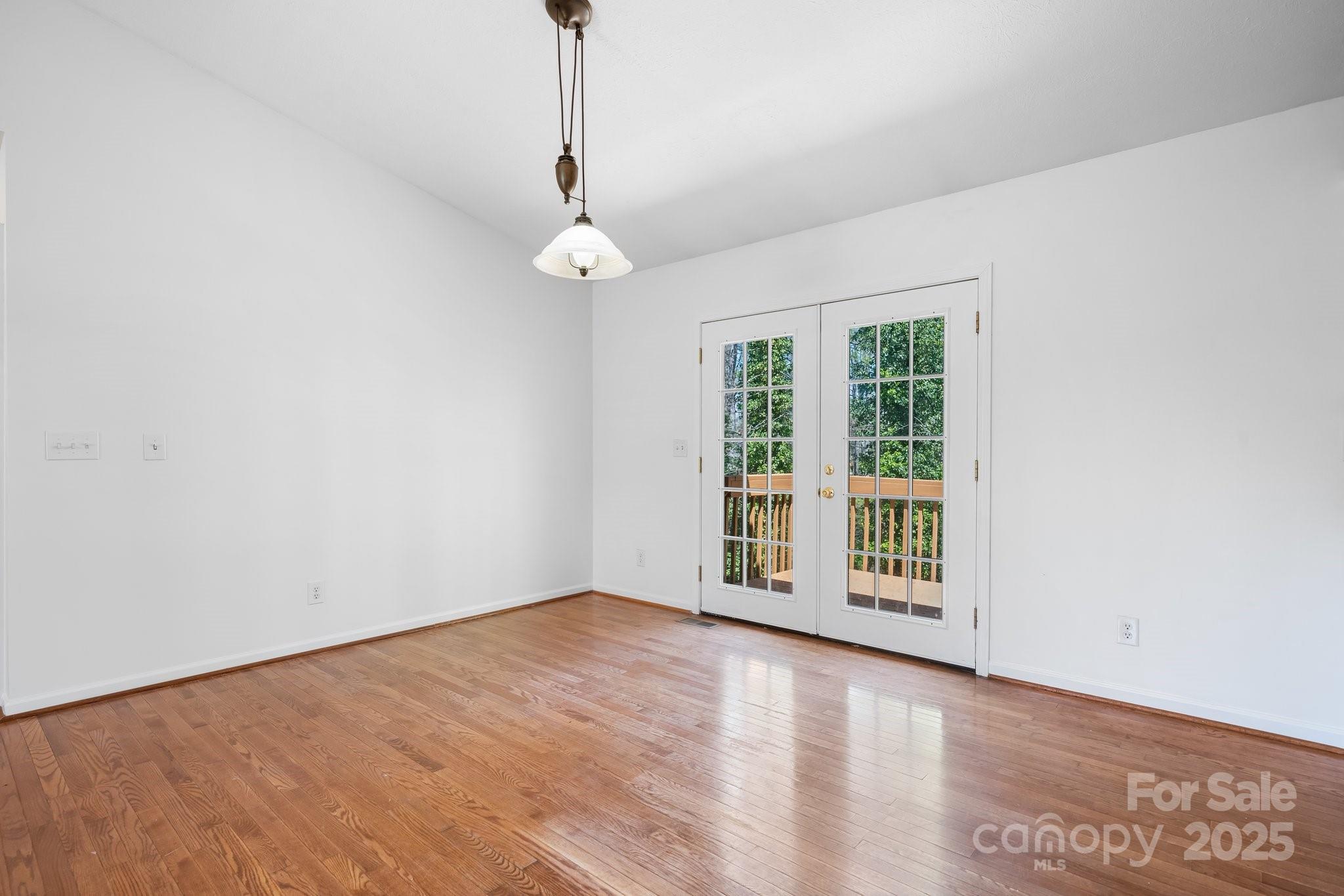 112 N Council Oaks Street