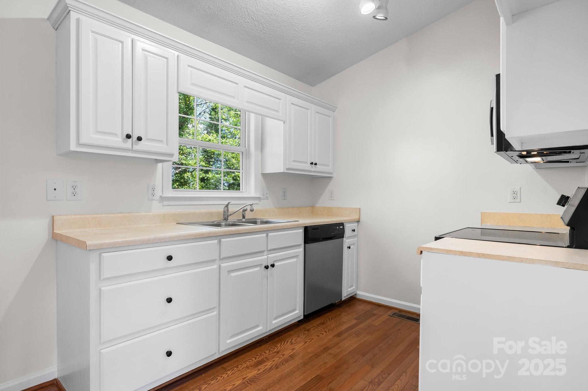 112 N Council Oaks Street