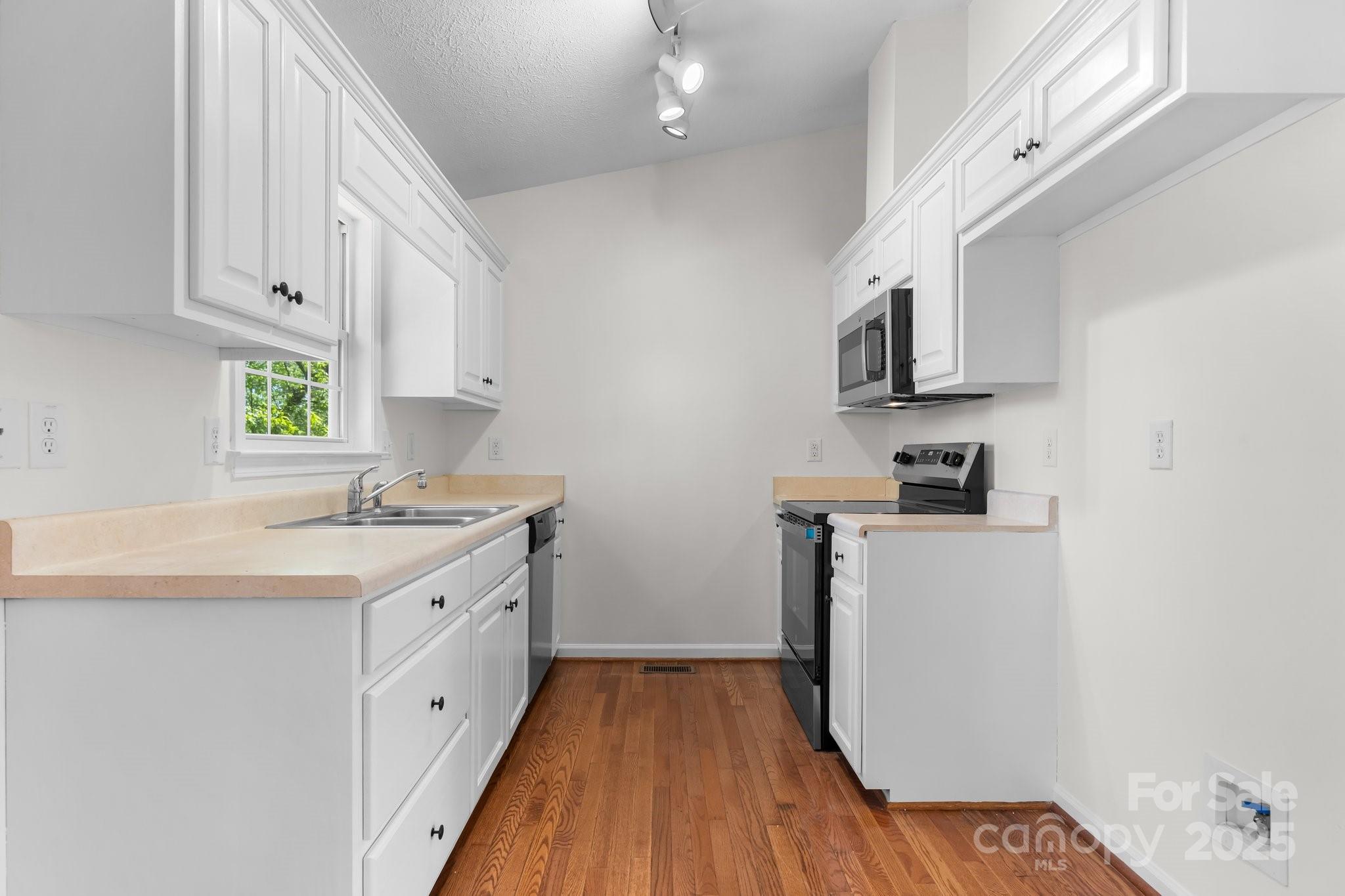 112 N Council Oaks Street