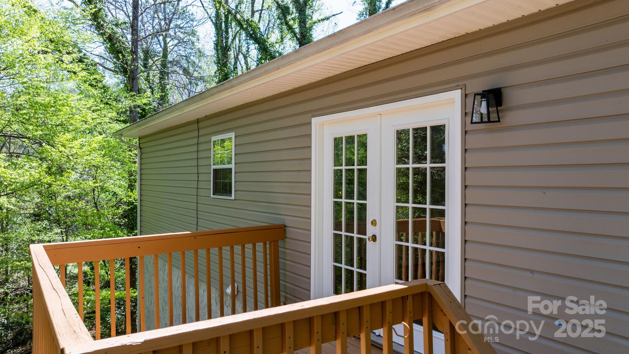 112 N Council Oaks Street