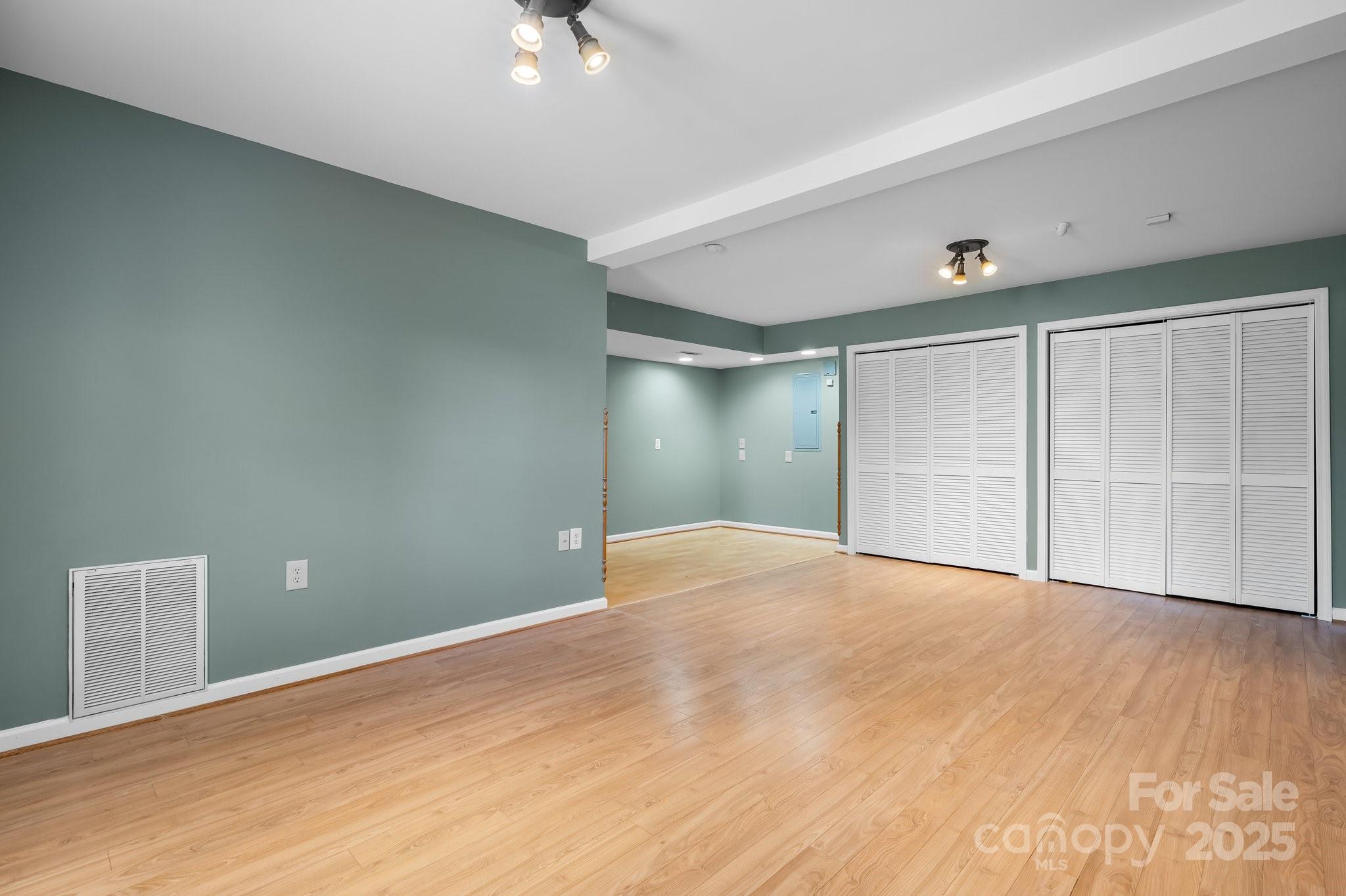 112 N Council Oaks Street