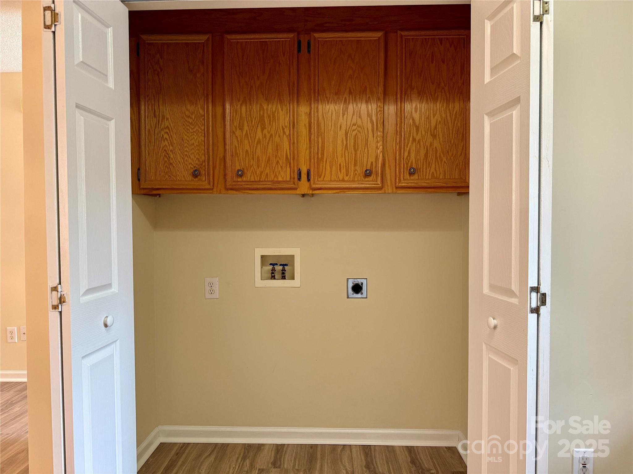 3368 White Oak Court