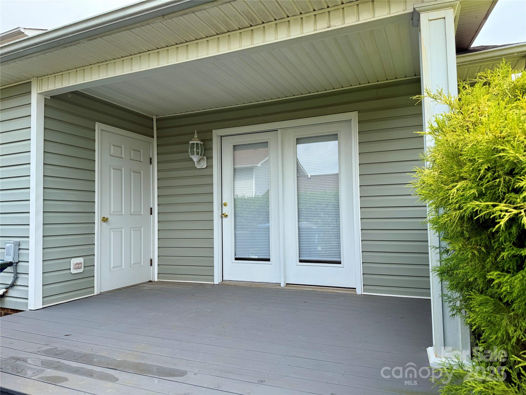 3368 White Oak Court