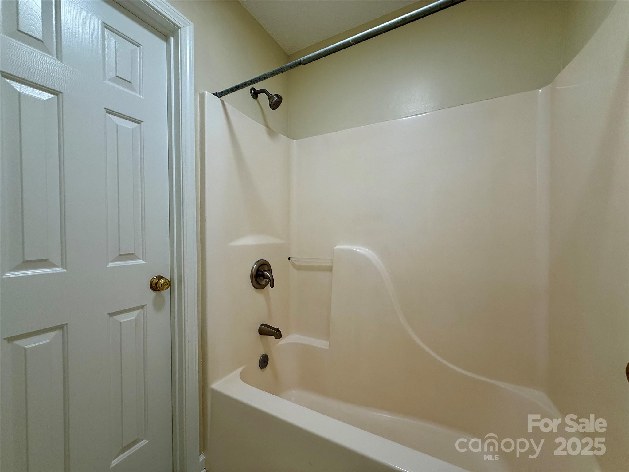 3368 White Oak Court