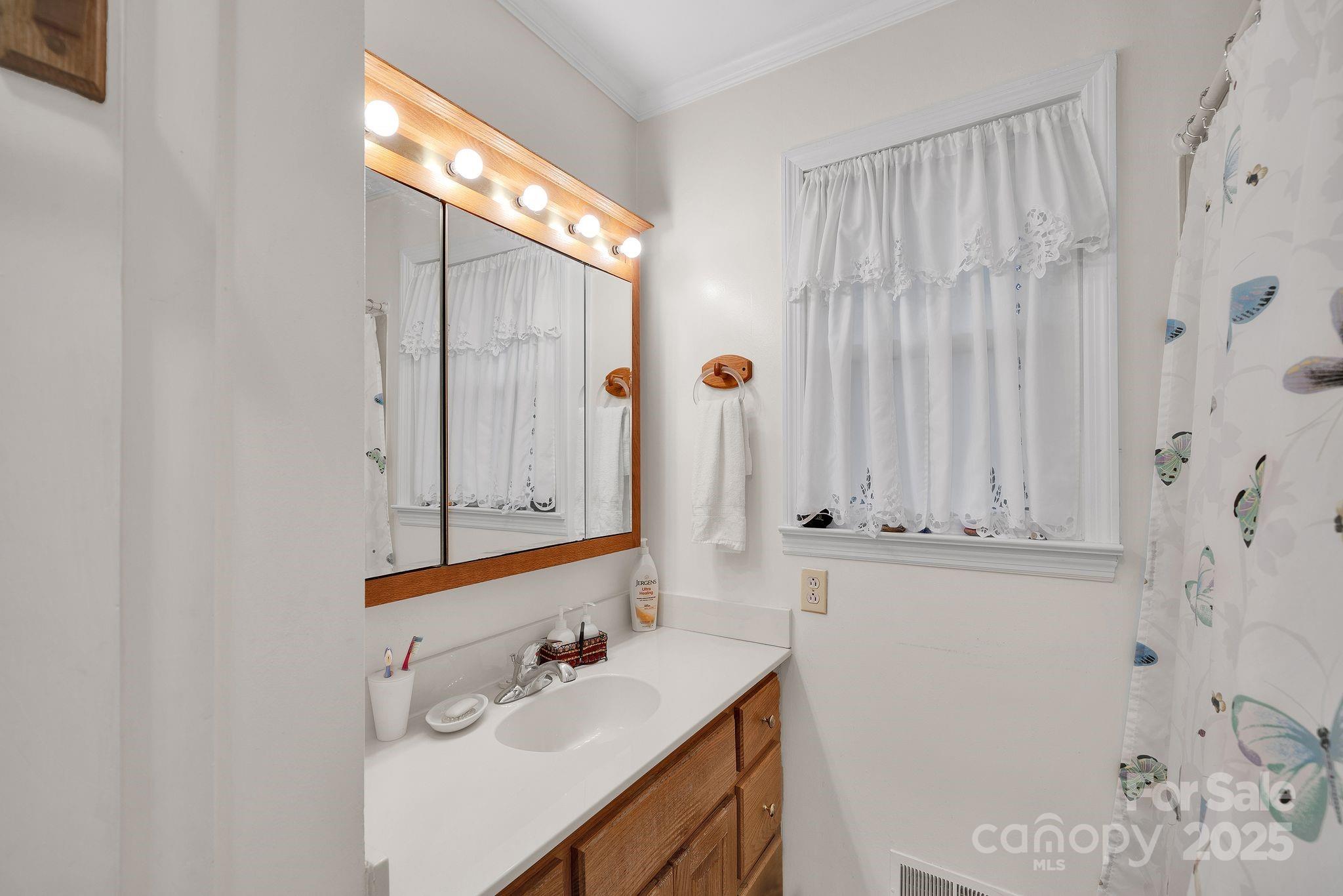 5006 Poplar View Lane