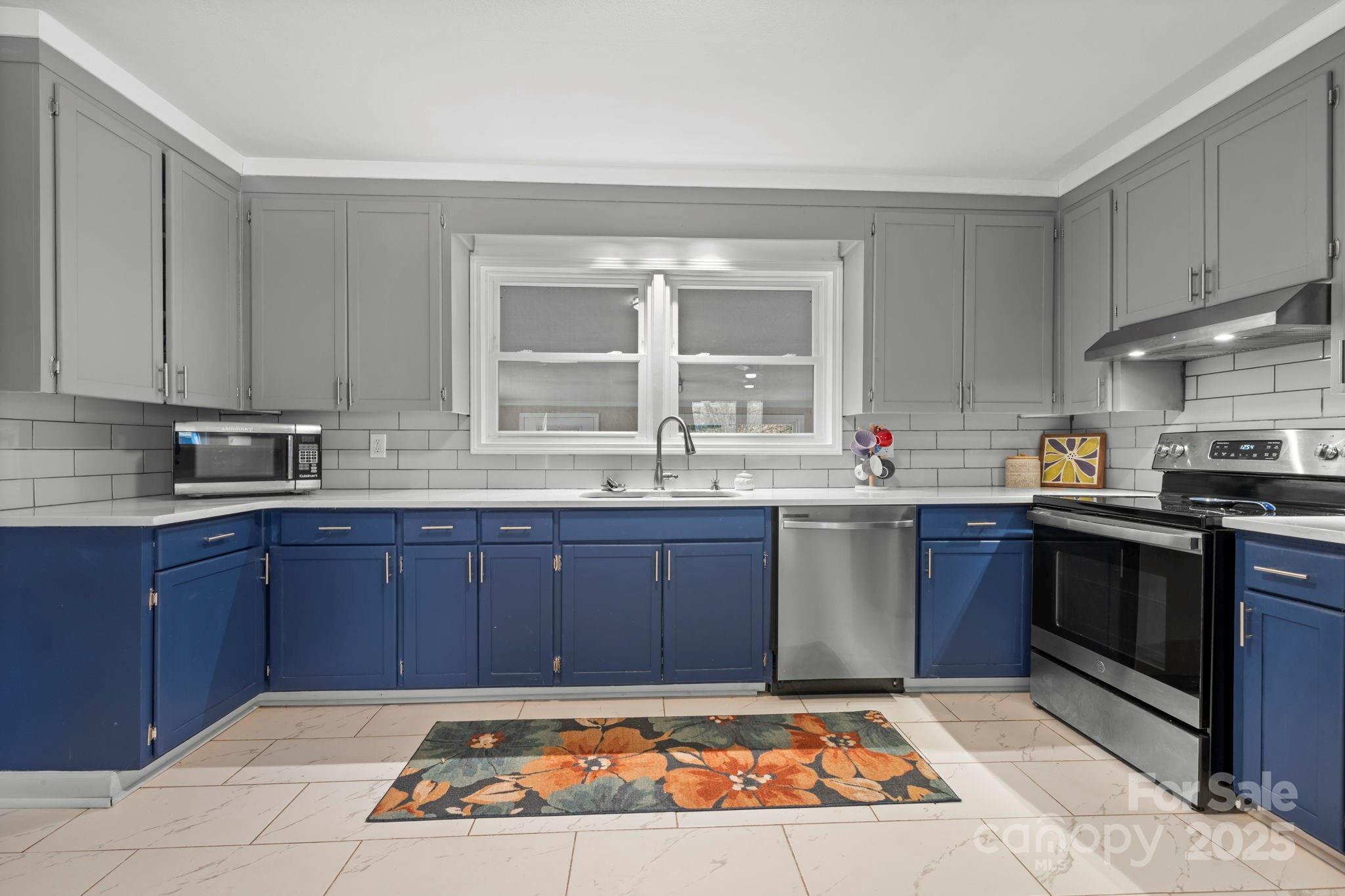 1905 10th Street Place NW