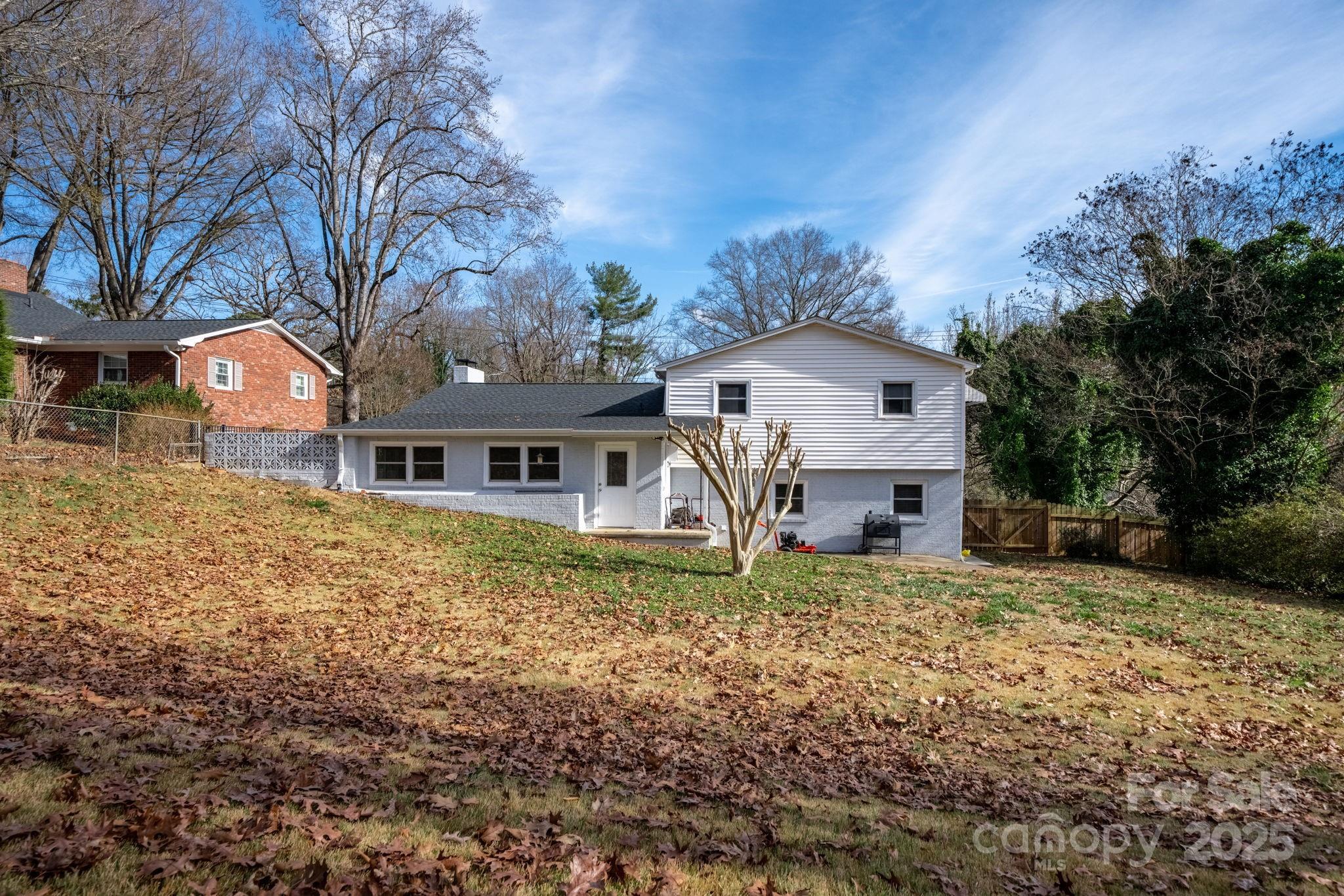 1905 10th Street Place NW