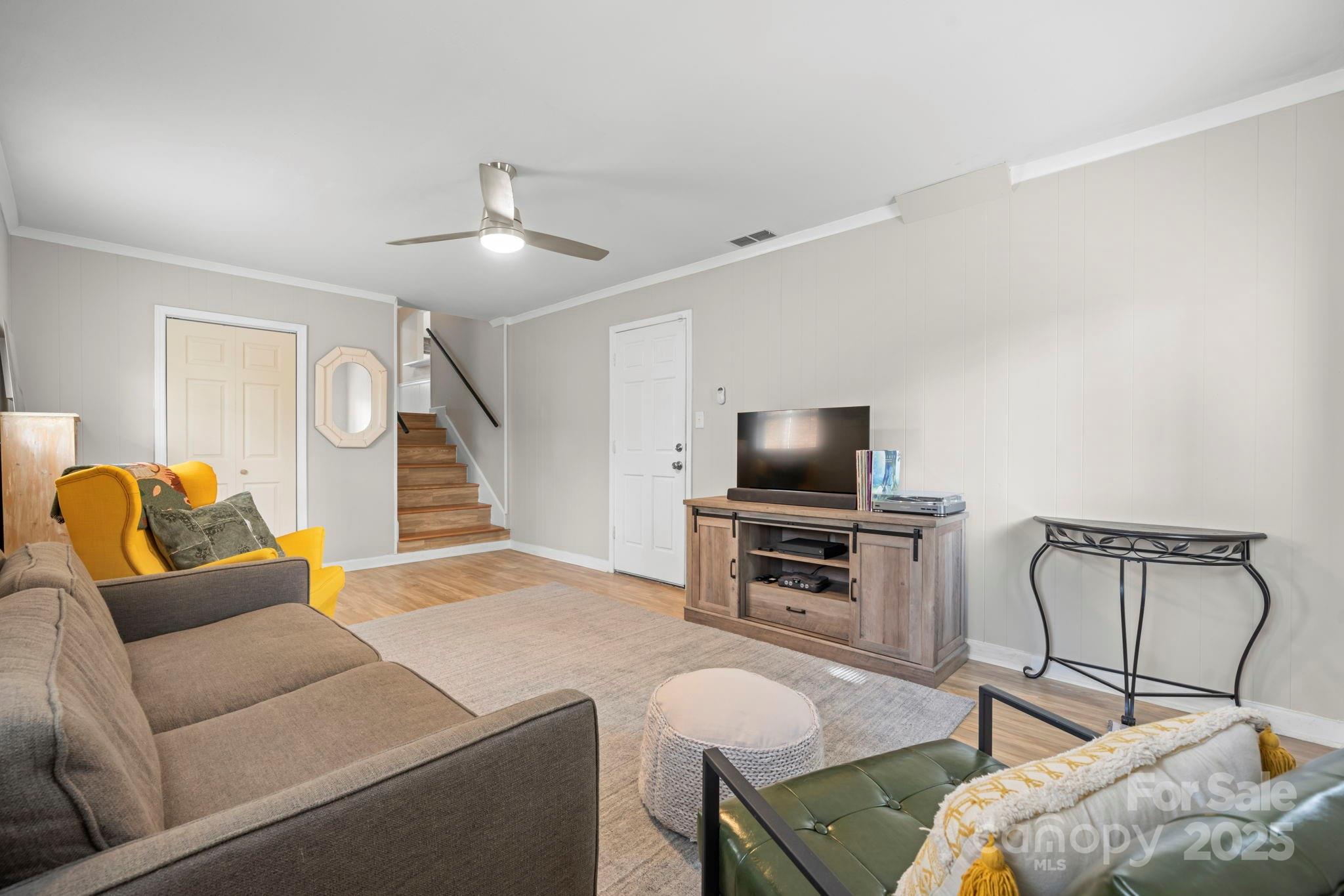 1905 10th Street Place NW