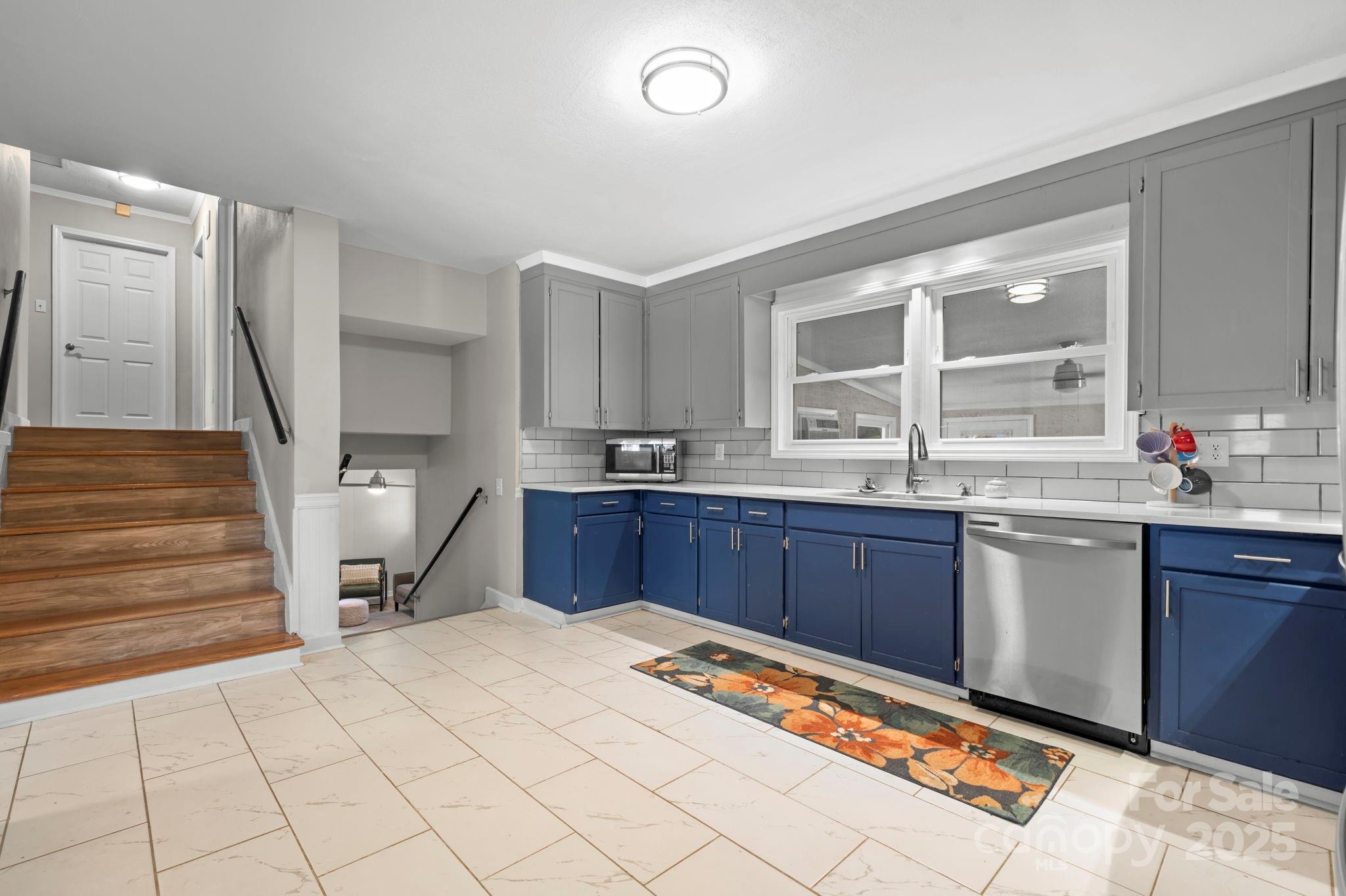 1905 10th Street Place NW