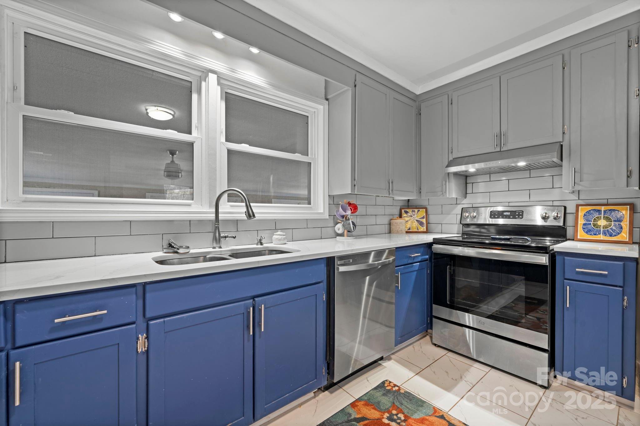 1905 10th Street Place NW