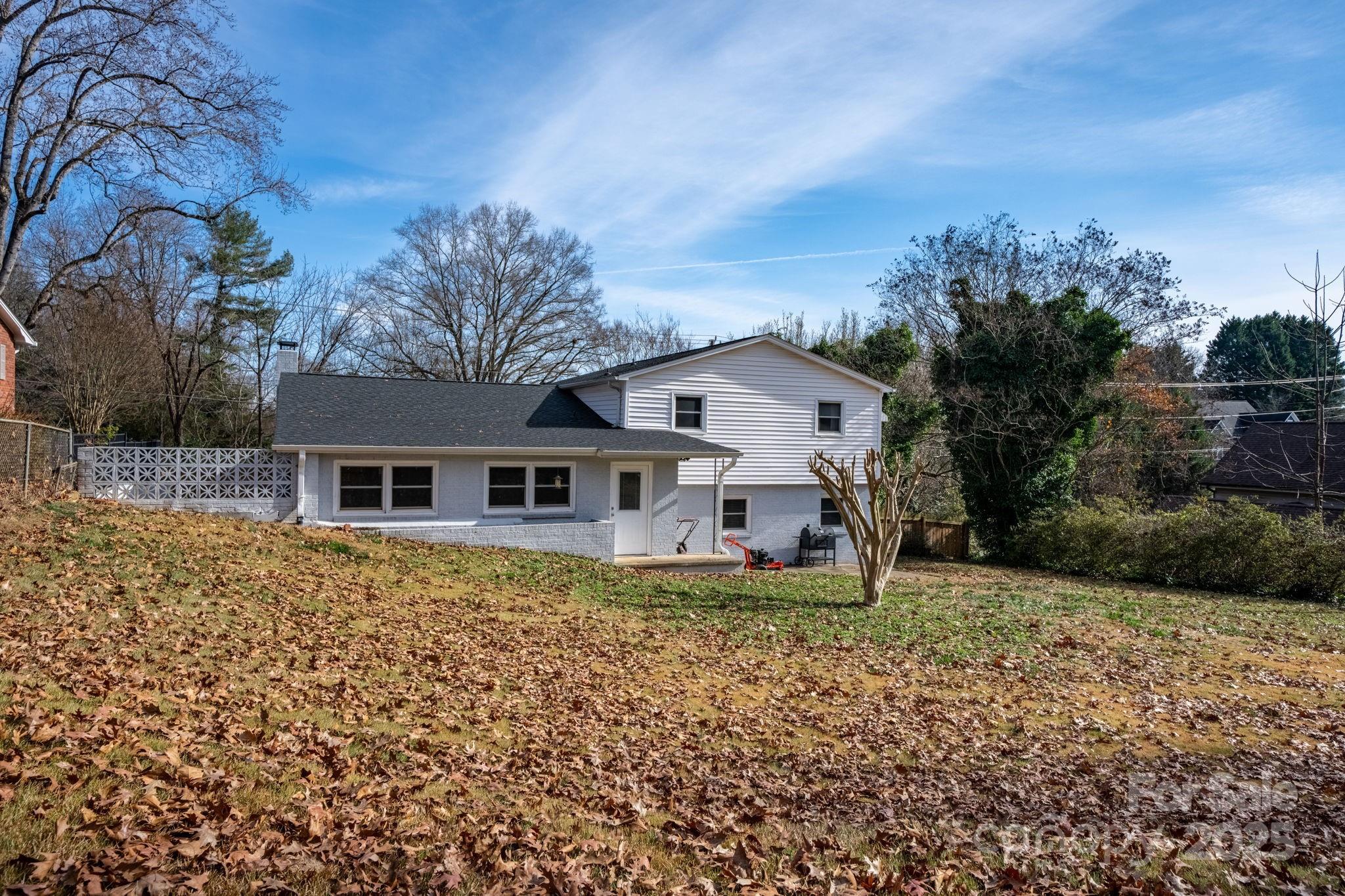 1905 10th Street Place NW