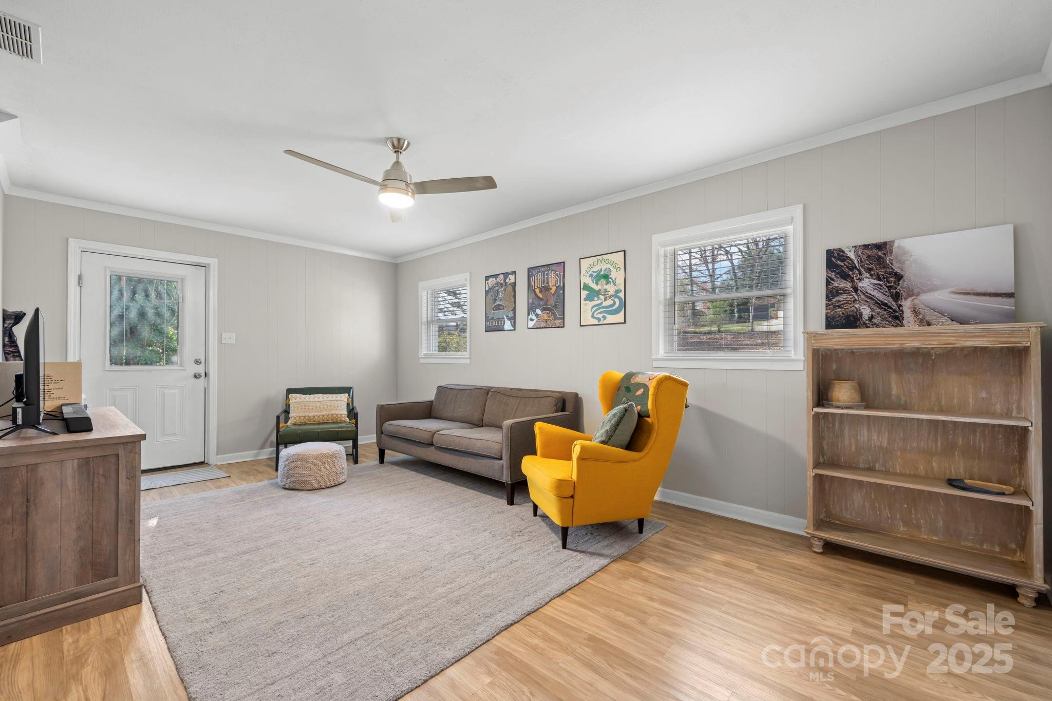 1905 10th Street Place NW