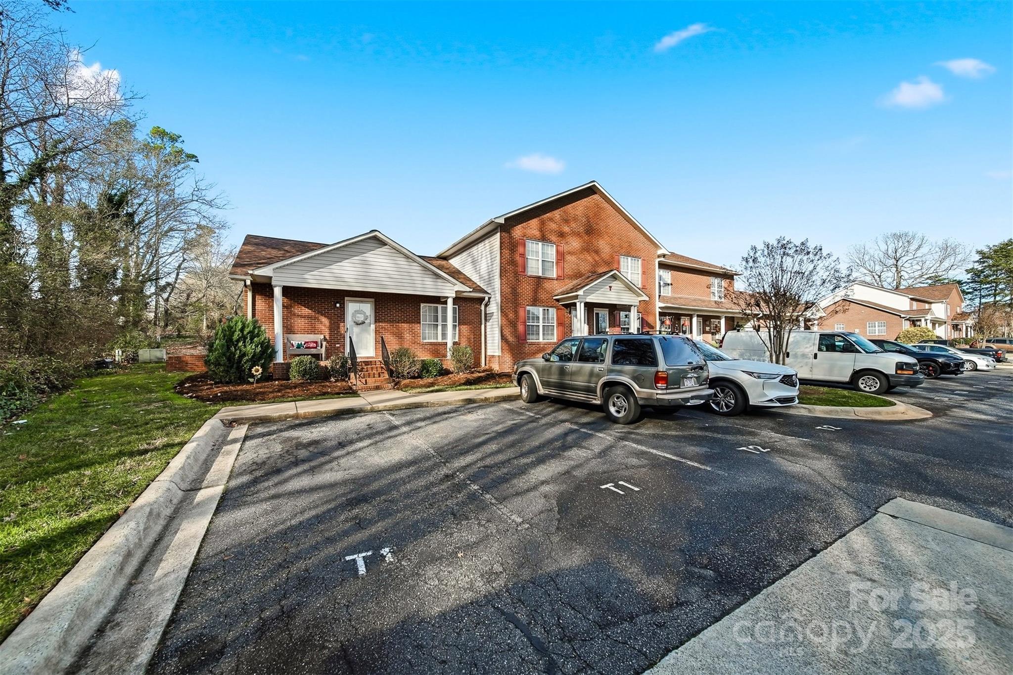 102 Brandywine Drive NE Unit: T1