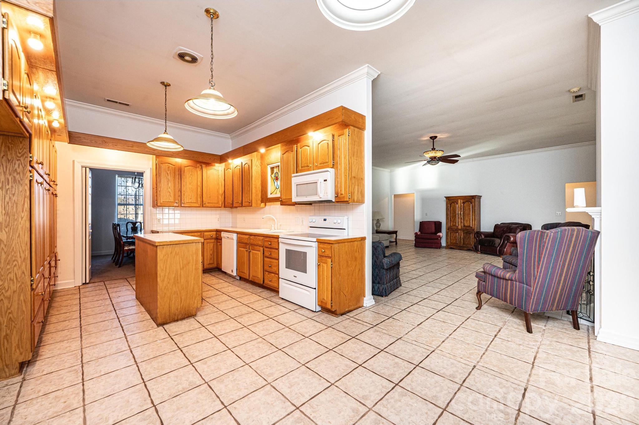 5567 Reid Road